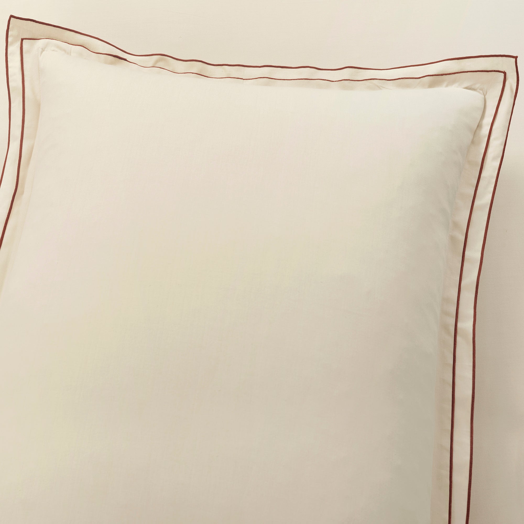 Luxury Hampton Double Flange Embroidered Duvet Cover Set - Queen Size, 100% Cotton, Contrast Edge Design for Elegant Bedroom Decor | Perfect for Master Bedrooms, Guest Rooms & Hotel Style Bedding