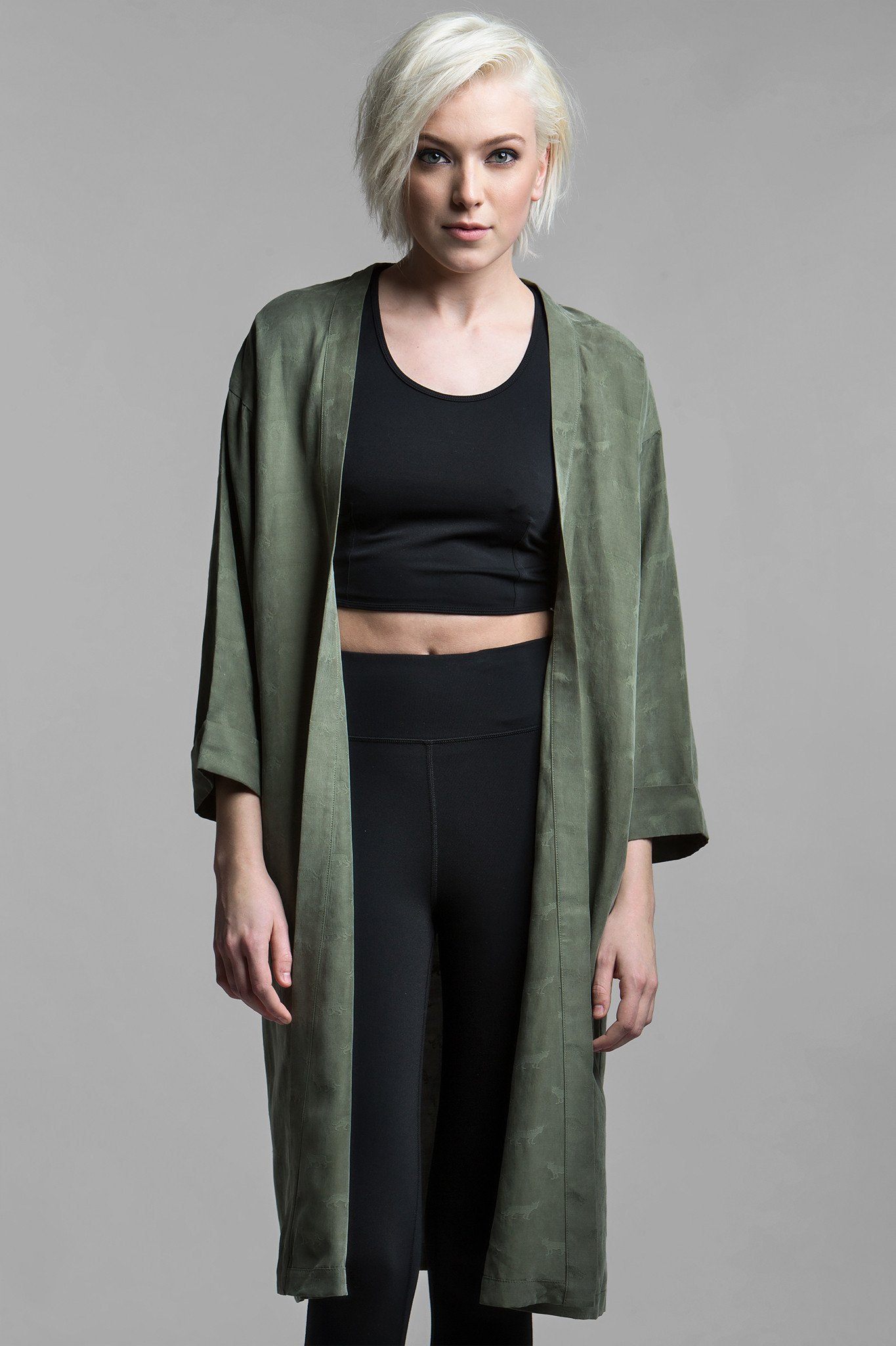 Aio Kimono II - Japanese Traditional Kimono Robe for Women & Men - Elegant Loungewear for Home, Spa, and Yoga