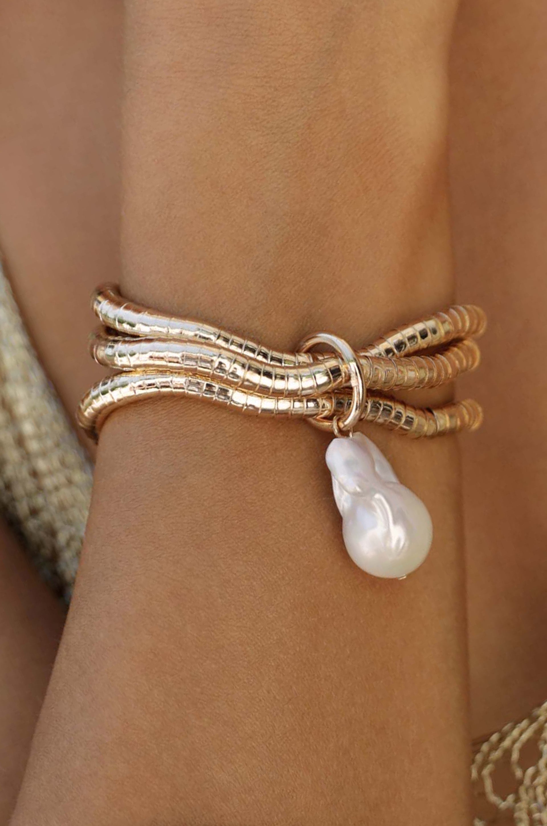 Liquid Gold and Pearl Stretch Bracelet - Elegant Adjustable Beaded Jewelry for Women - Perfect for Parties, Weddings & Everyday Wear