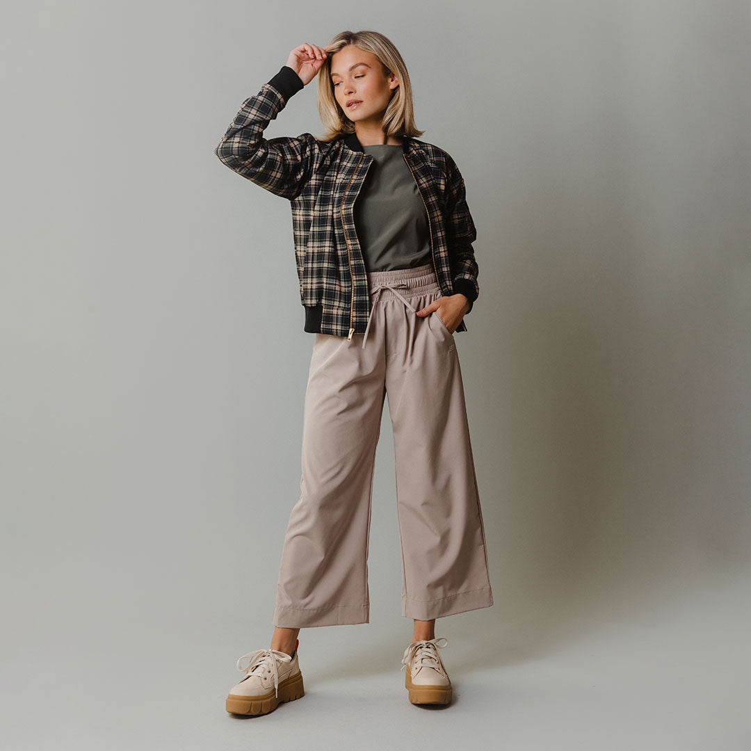 Stylish Bonnie Plaid Bomber Jacket for Women - Trendy Fall & Winter Outerwear - Perfect for Casual Outings, Streetwear Fashion, and Layering in Cool Weather