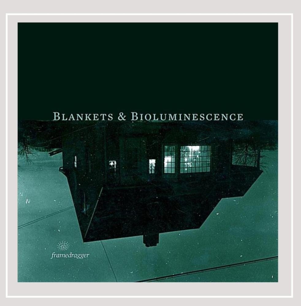 Soft & Cozy Blankets for Winter - Glow in The Dark Bioluminescent Throw Blankets for Bedroom, Couch & Outdoor Camping - Perfect for Gifts, Home Decor & Stargazing