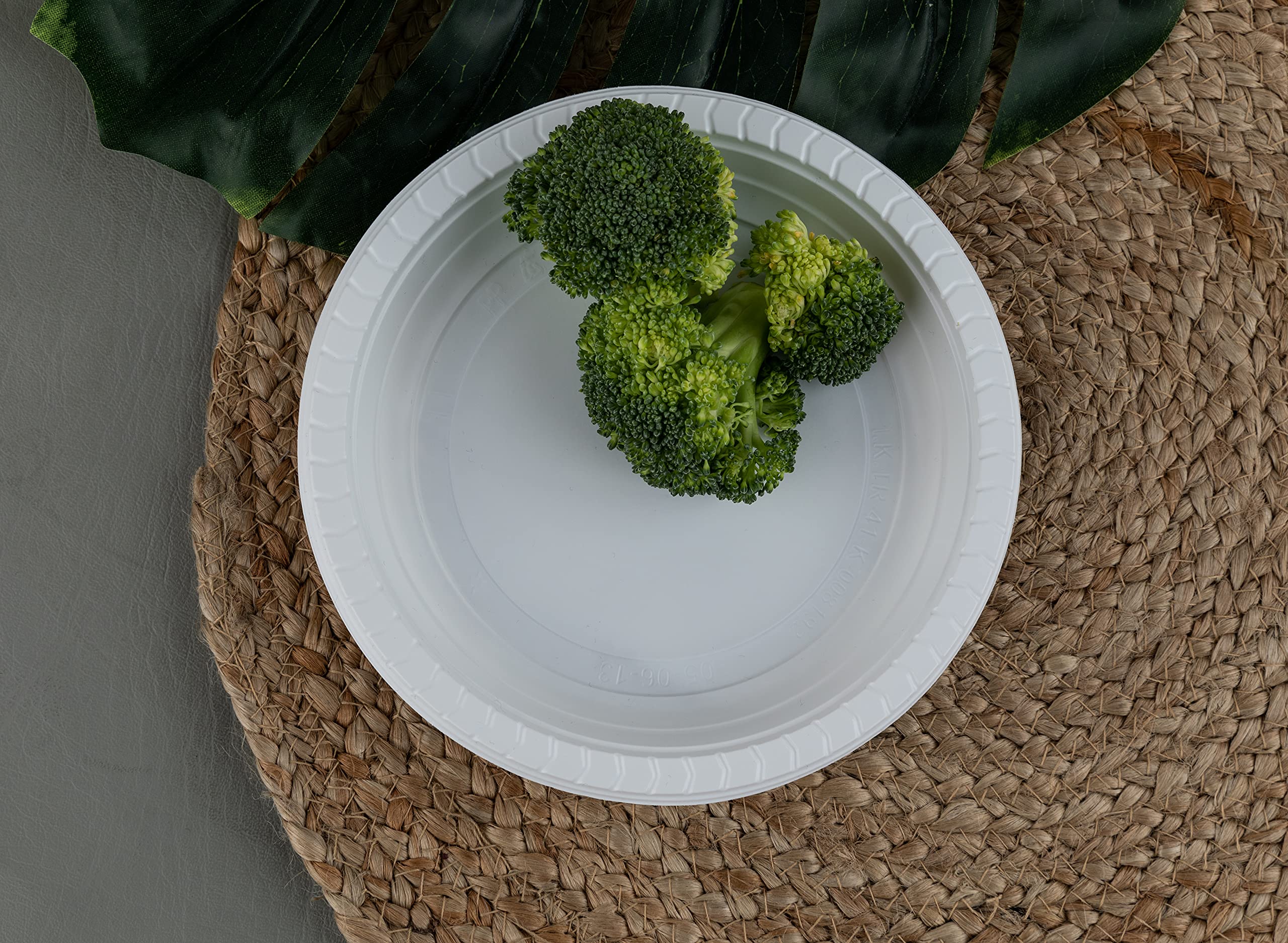 Blue Sky 7 Inch White Plastic Plates - 400 Count Disposable Dinner Plates | Microwave Safe & Durable | Perfect for Parties, Weddings, BBQs, Picnics & Family Gatherings | Ideal for Birthday Celebrations, Catering Events & Outdoor Dining