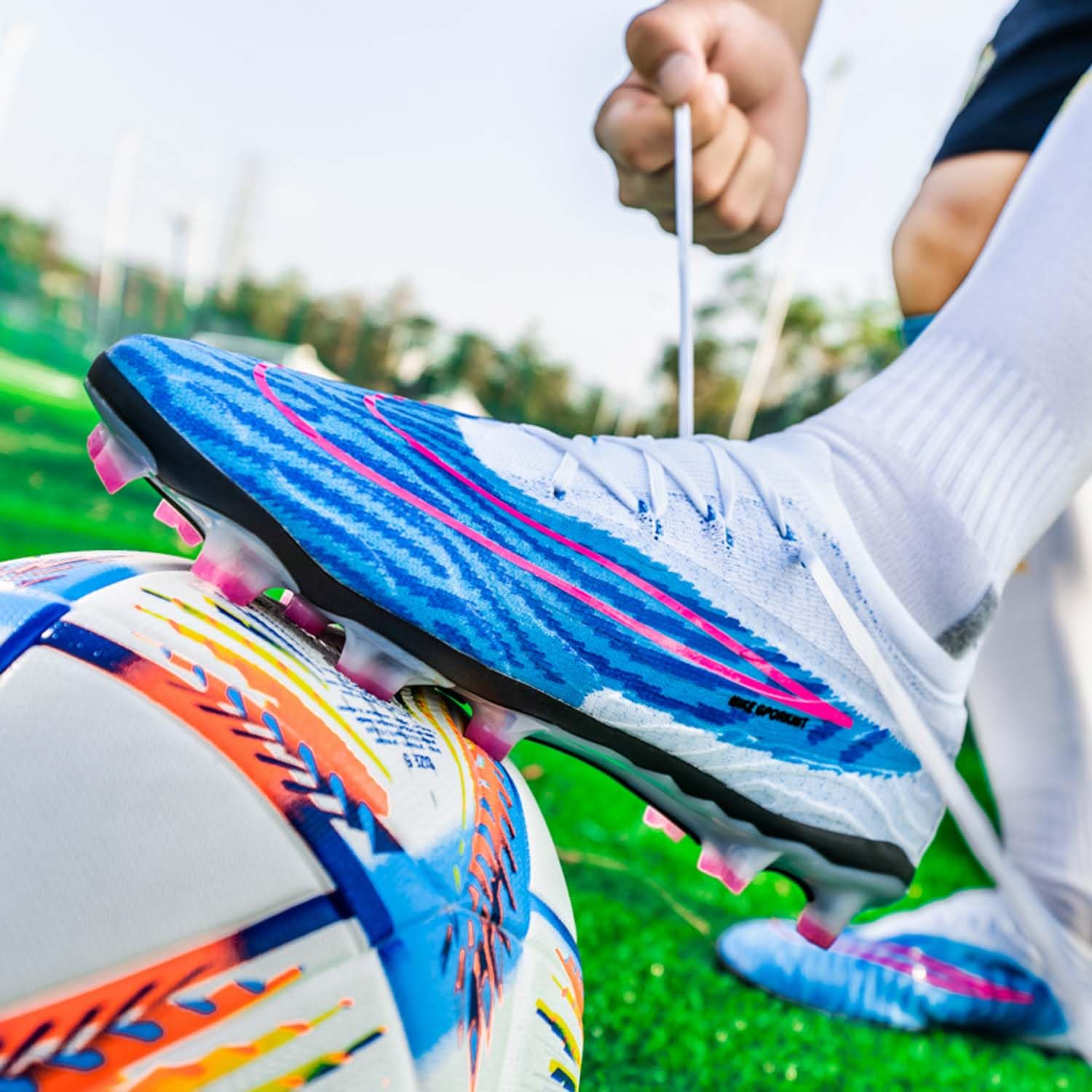Best Men's & Kids Football Cleats - Lightweight Soccer Training Shoes for Turf & Grass - Perfect for Practice, Games & Tournaments