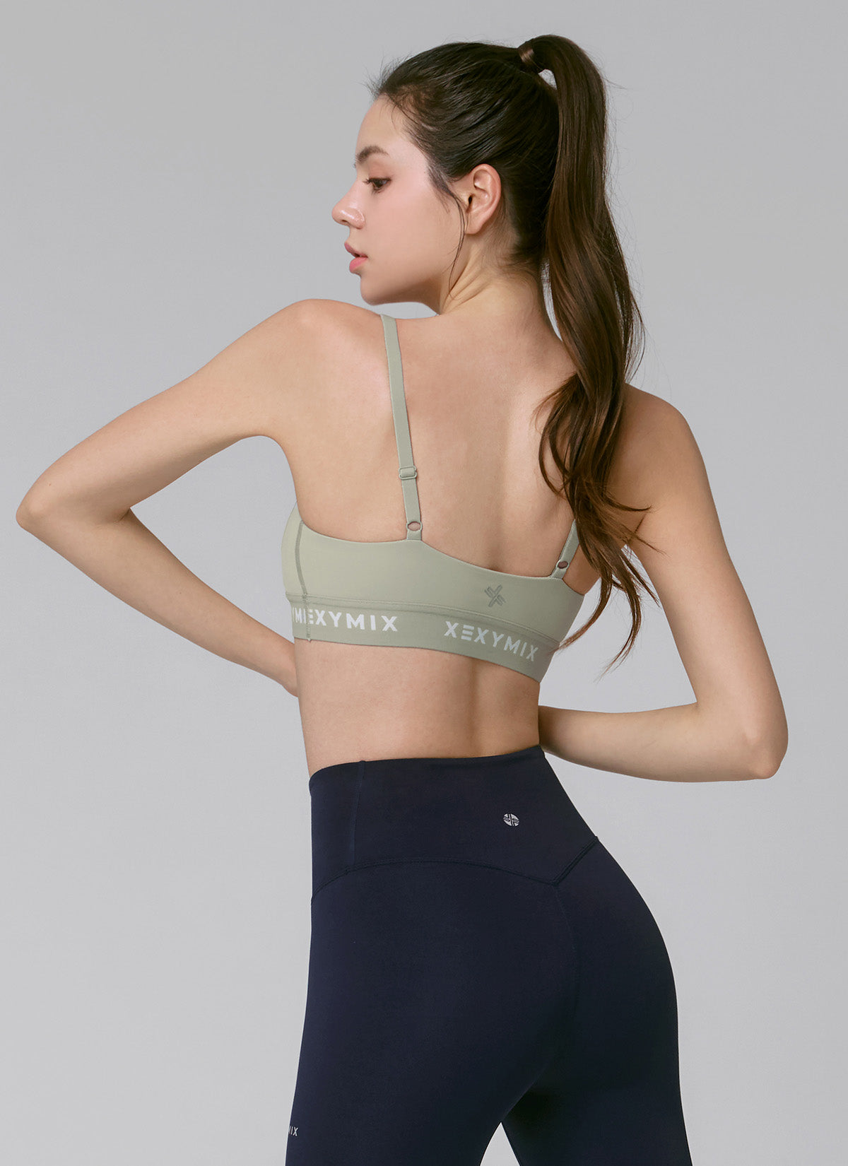 Black Label Signature Power Rise Logo Band Bra Top - High Support Sports Bra for Running, Yoga & Gym Workouts