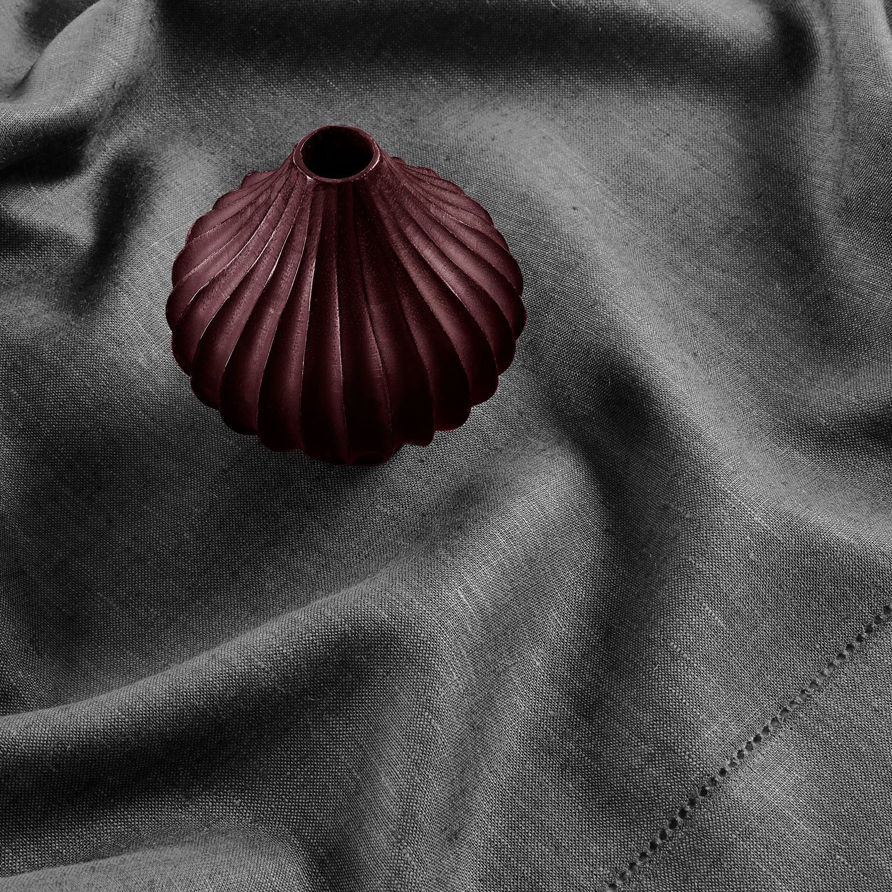 Stylish Milan Table Throw - Elegant Decorative Table Cover for Dining & Living Room - Perfect for Home Decor, Parties & Special Occasions