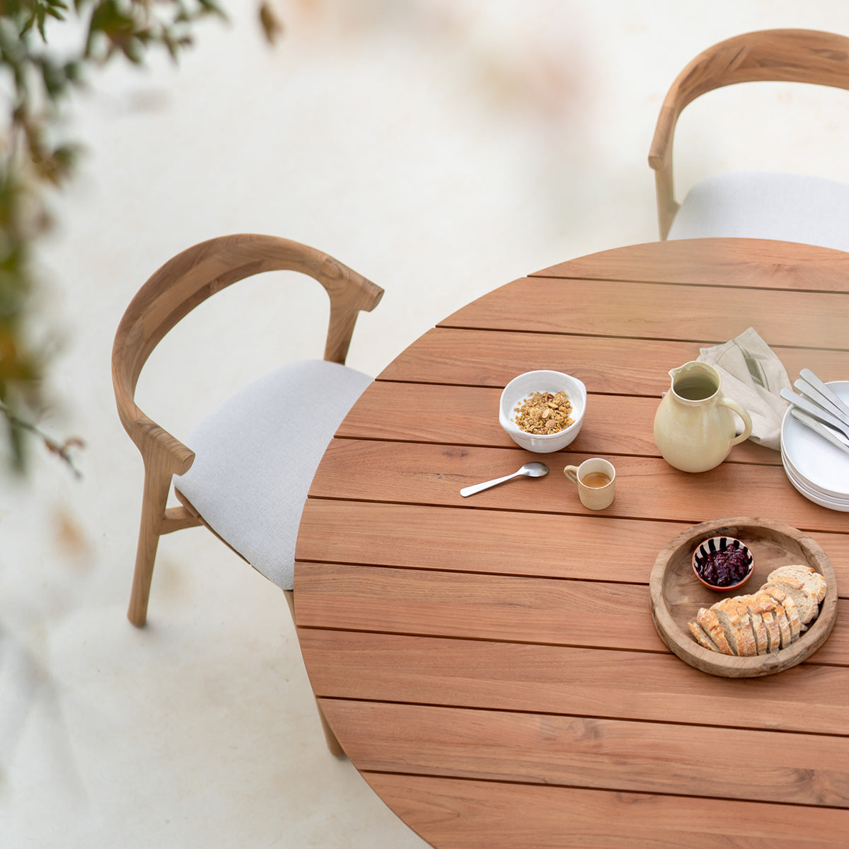 Premium Teak Outdoor Round Dining Table - 64 Inch (163cm) Weather-Resistant Patio Furniture for Garden, Poolside & Backyard Entertaining