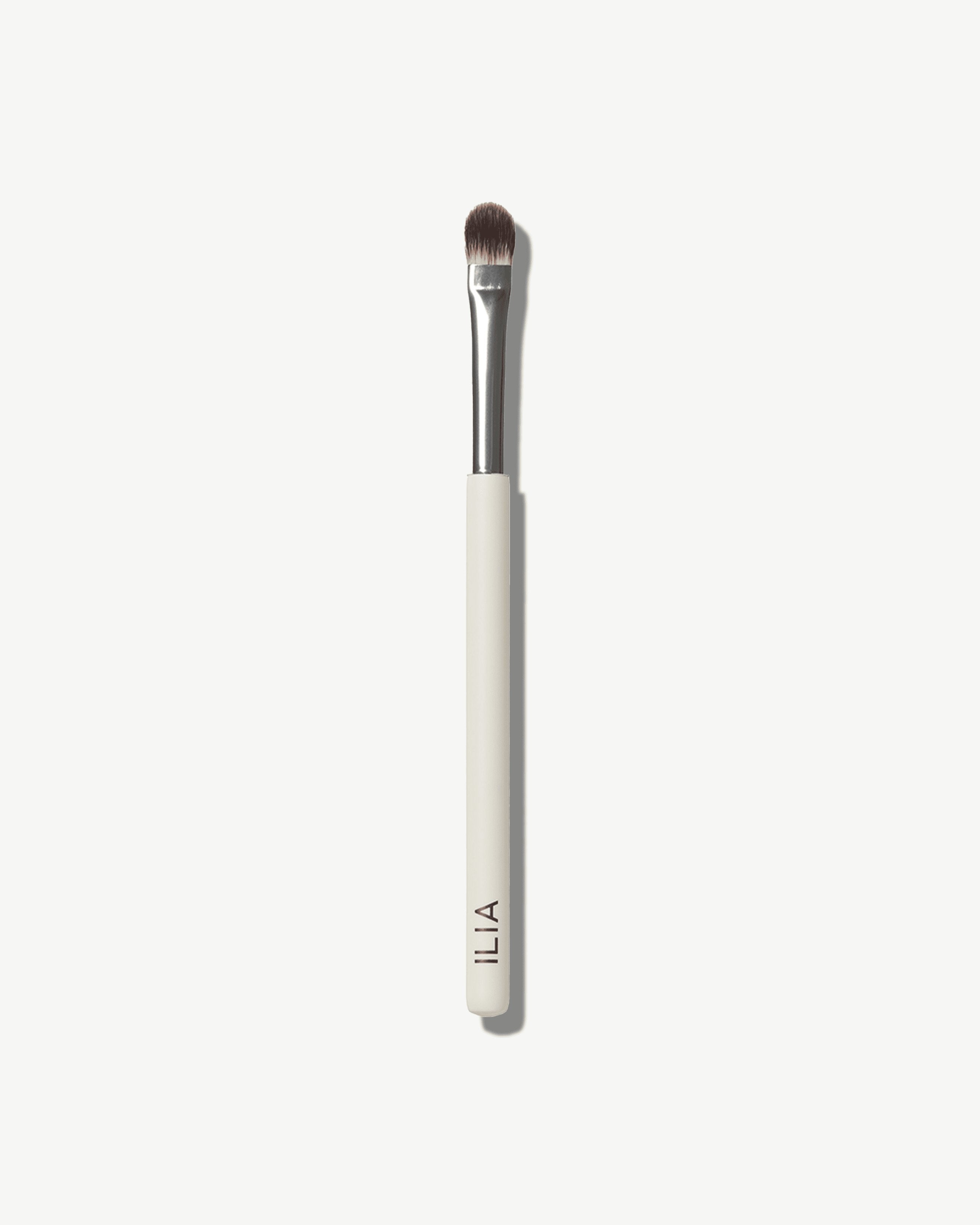Ilia Shadow Brush - Premium Vegan Makeup Brush for Eyeshadow Blending & Application | Perfect for Professional Makeup Artists & Everyday Beauty Routines