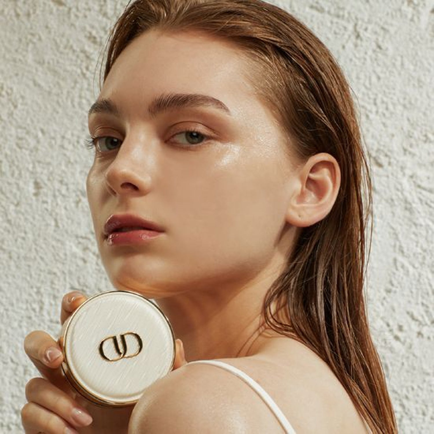 Chere Jeanne Lumiere Doree Golden Glow Cushion Foundation - 14g, 3 Shades (Light/Medium/Dark) - Buildable Coverage for Daily Wear & Special Occasions