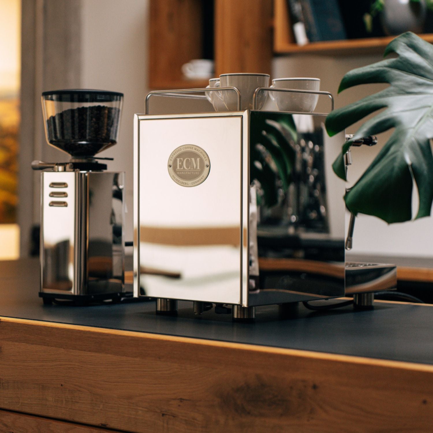 ECM Mechanika Max Espresso Machine - Professional Grade Italian Coffee Maker for Home & Cafe Use | Perfect for Espresso, Cappuccino & Latte Art