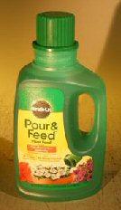 Liquid Miracle Gro Pour & Feed Fertilizer 32 oz - All-Purpose Plant Food for Indoor & Outdoor Plants, Flowers, Vegetables - Easy Liquid Fertilizer for Gardening & Lawn Care