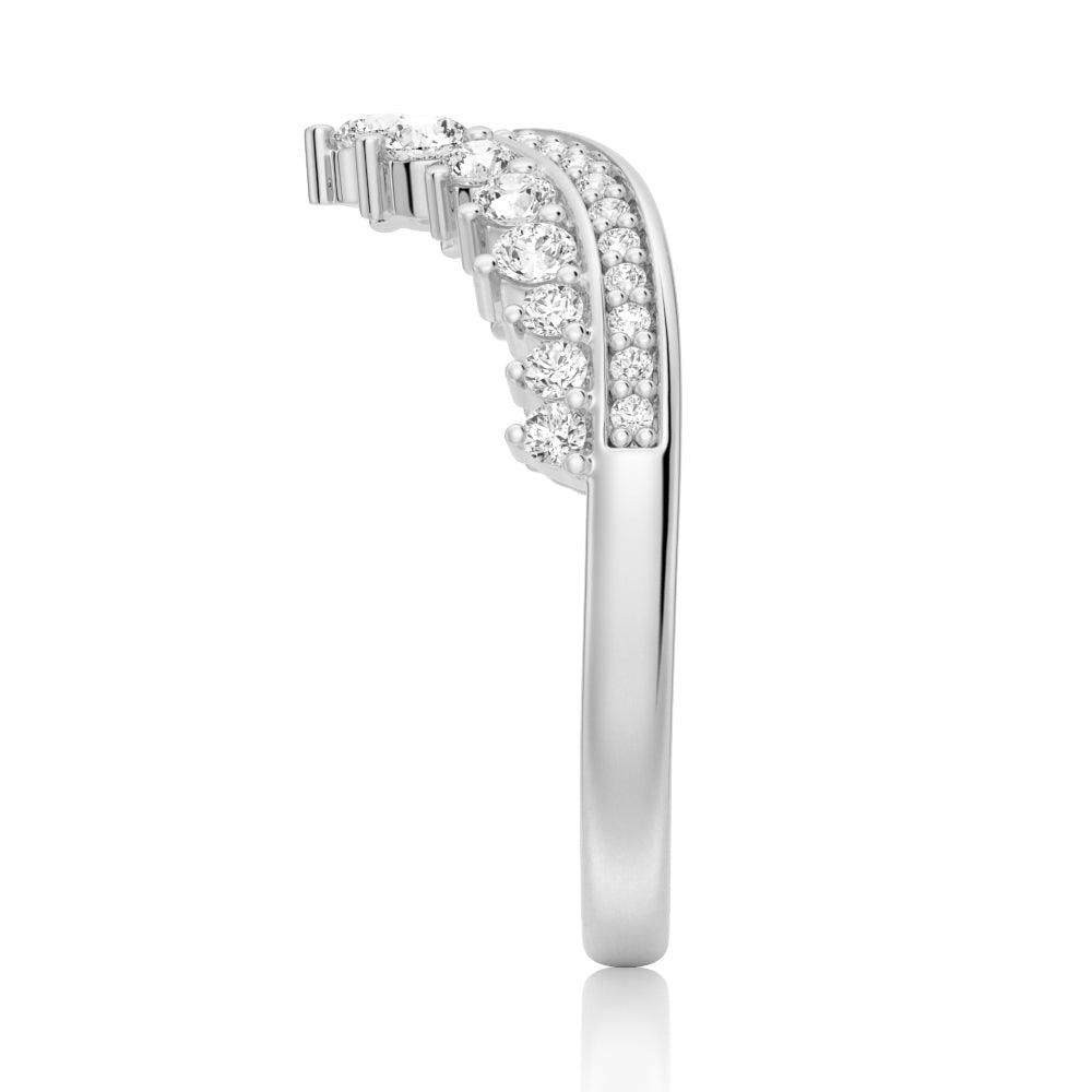 Luxury Curved Moissanite Wedding Band for Women - Elegant Princess Crown Design Engagement Ring - Perfect for Bridal, Anniversary & Special Occasions