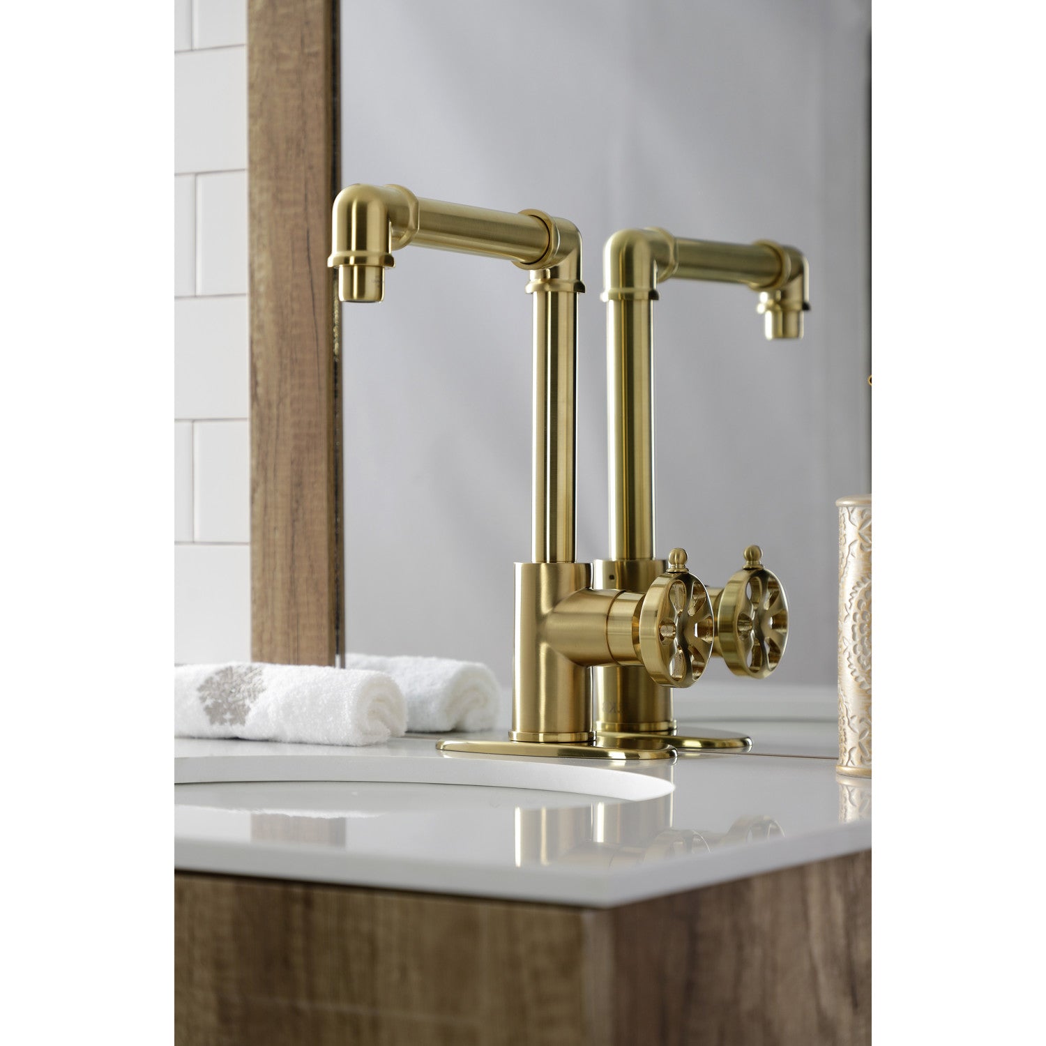 Belknap KSD144RXBB Single Handle Bathroom Faucet with Deck Plate & Push Pop-Up Drain - Brushed Brass Finish for Sink Vanity or Powder Room