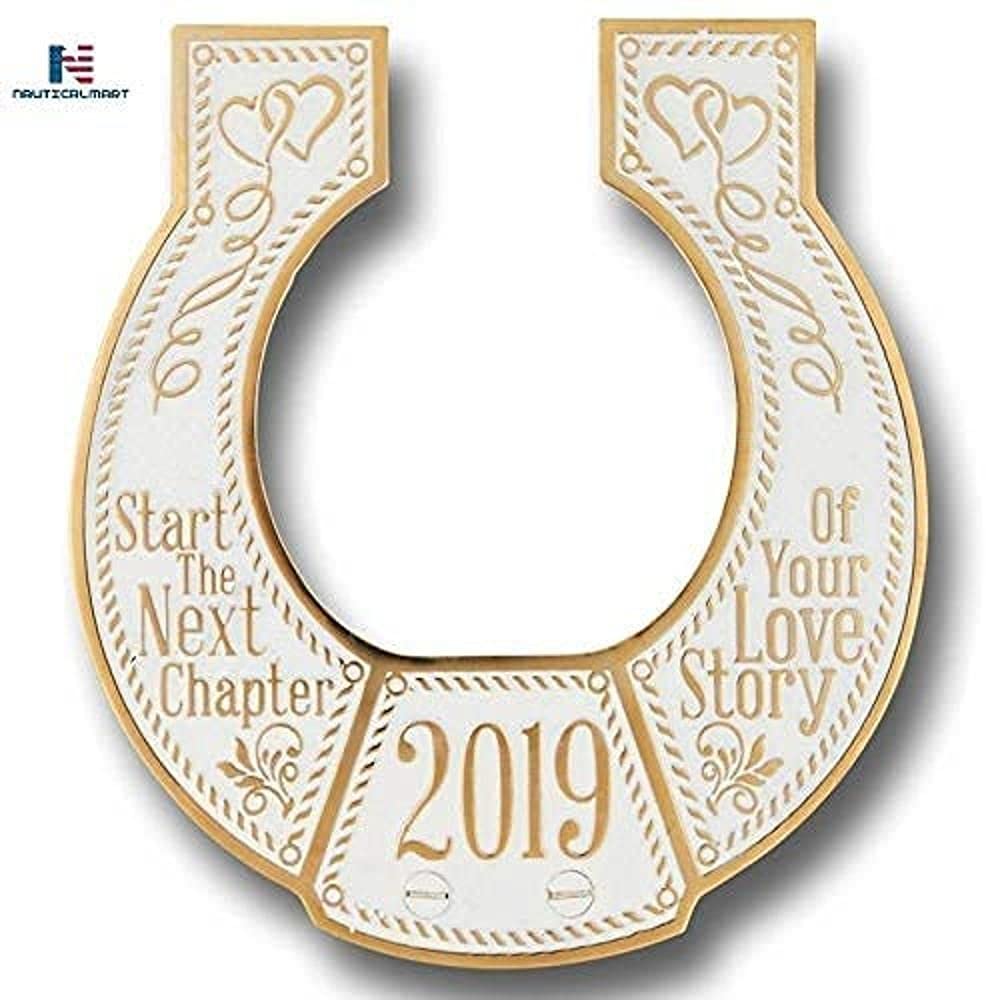 Lucky Brass Horseshoe Wedding Gift for Couples - Elegant Home Décor Ornament, Bouquet Topper & Unique Bridal Shower Present - Perfect for Anniversaries, Housewarming & Newlywed Gifts