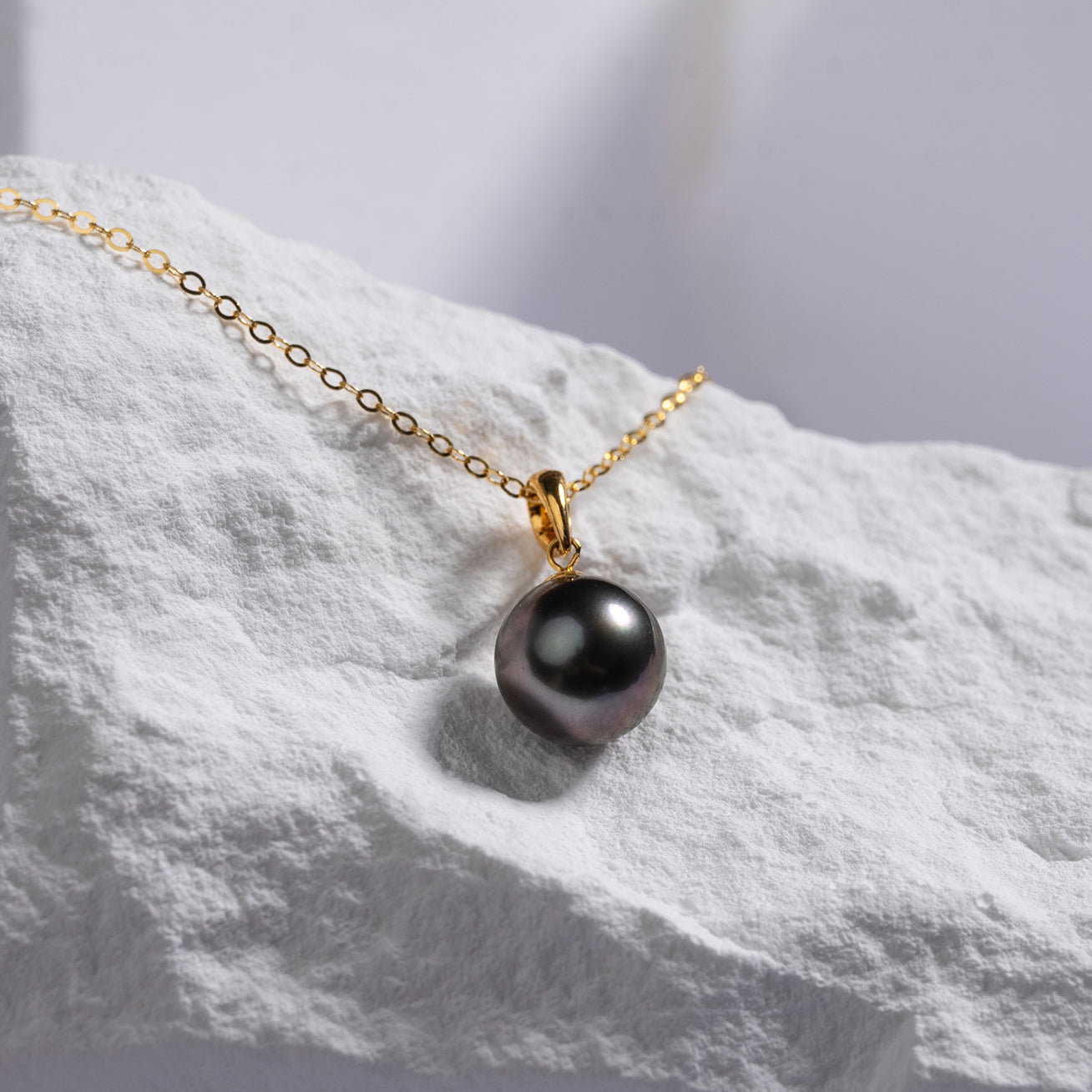18K Solid Gold Tahitian Pearl Necklace - Genuine Saltwater Cultured Pearl Jewelry for Women, Elegant Gift for Anniversary & Wedding (KN00094) | Perfect for Formal Events, Date Nights & Special Occasions