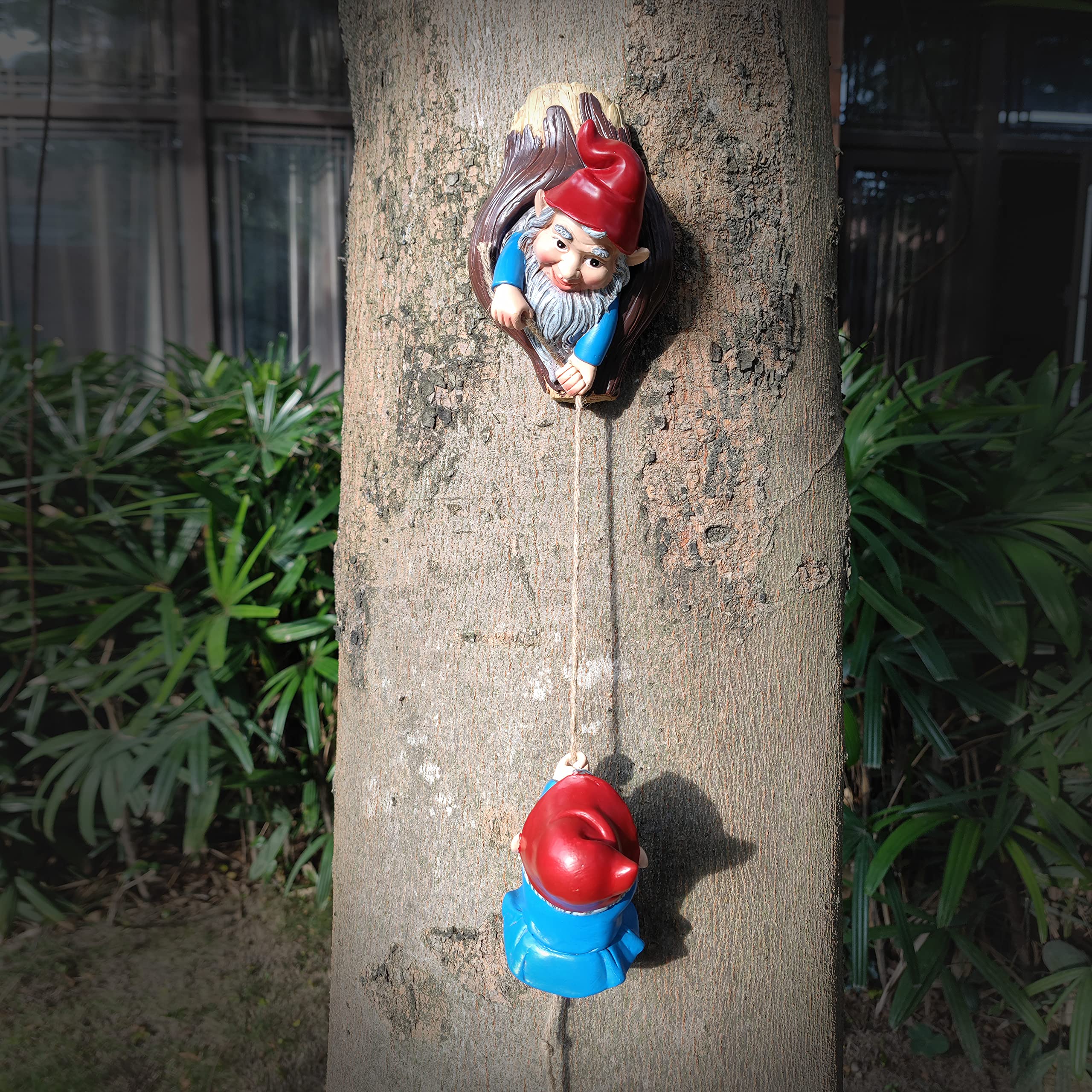 Funny Resin Climbing Gnomes Sculpture - Whimsical Outdoor Garden Decor for Tree Hugging, Home Patio, Lawn & Yard - Perfect for Garden Art, Holiday Ornaments & Unique Gift Ideas