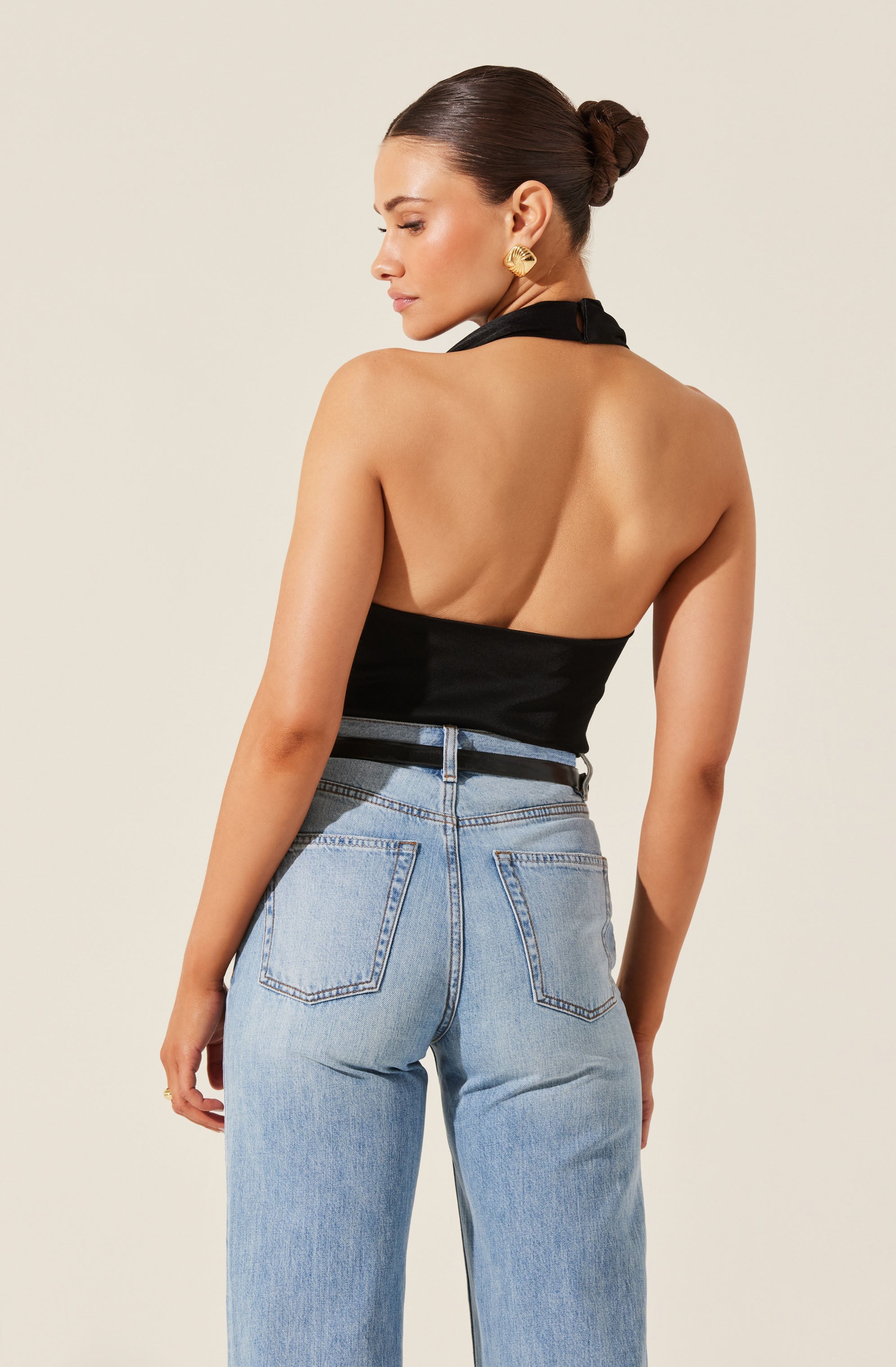 Stylish Draped Crossover Halter Top for Women - Summer Fashion, Beachwear, and Casual Outfits