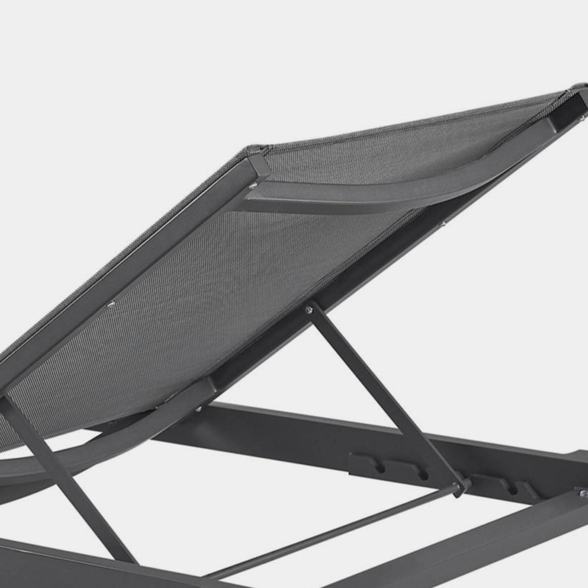 Loop Stacking Sun Lounge Chair - Foldable Outdoor Patio Furniture for Poolside, Beach & Garden Relaxation