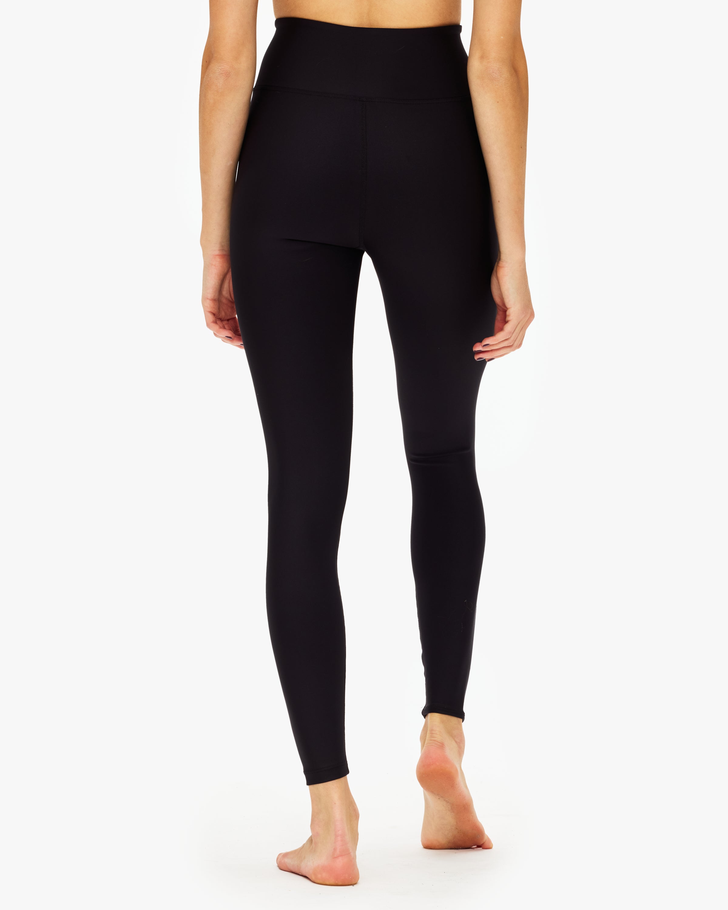 Year of Ours The Field Legging - High Waist Yoga Pants for Women, Workout Leggings with Pockets, Comfortable Gym Tights for Running, Yoga & Lounge Wear