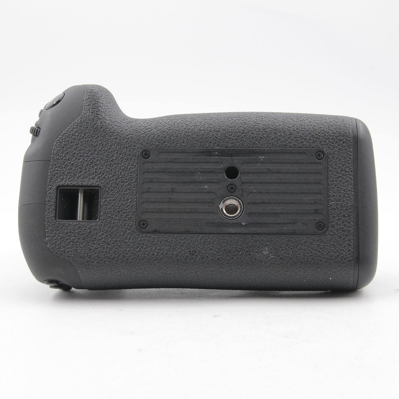 Used Canon BG-E21 Battery Grip for EOS 6D Mark II DSLR Camera - Compatible with Canon 6D Mark II - Perfect for Extended Photography Sessions, Wedding & Event Shooting
