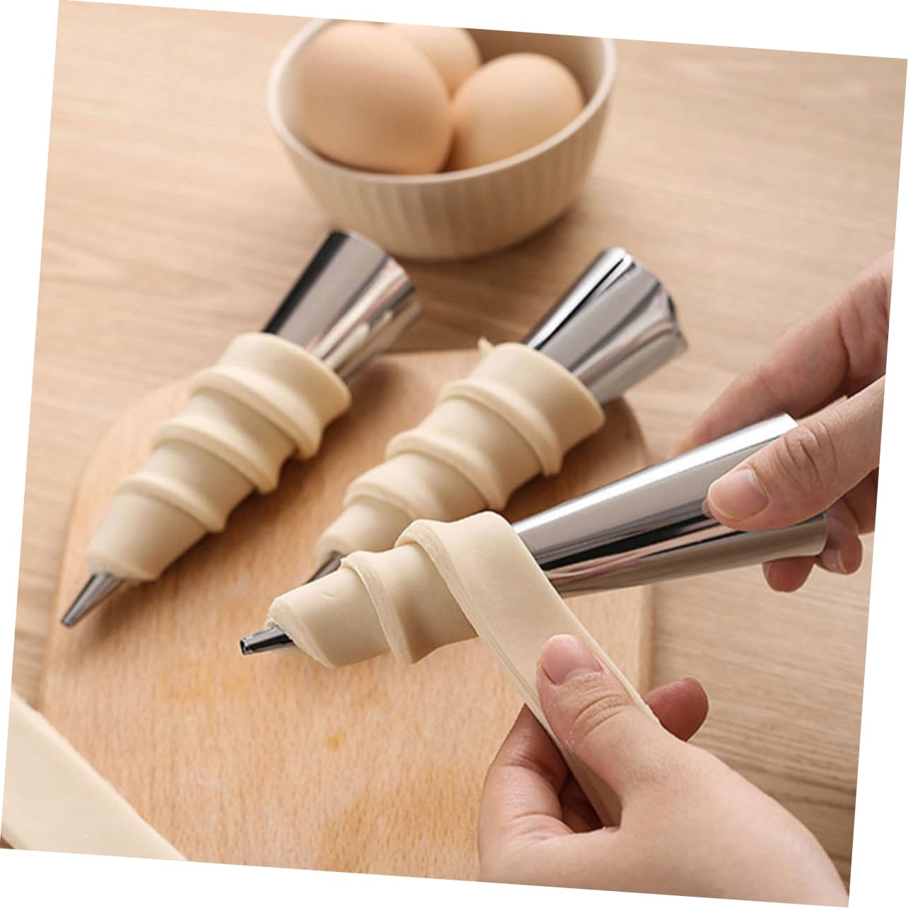 Premium Stainless Steel Croissant Cone & Cream Horn Molds Set - 10pcs Professional Pastry Baking Tools for French Desserts, Cannoli, Ice Cream Cones - Perfect for Home Bakers & Commercial Kitchens
