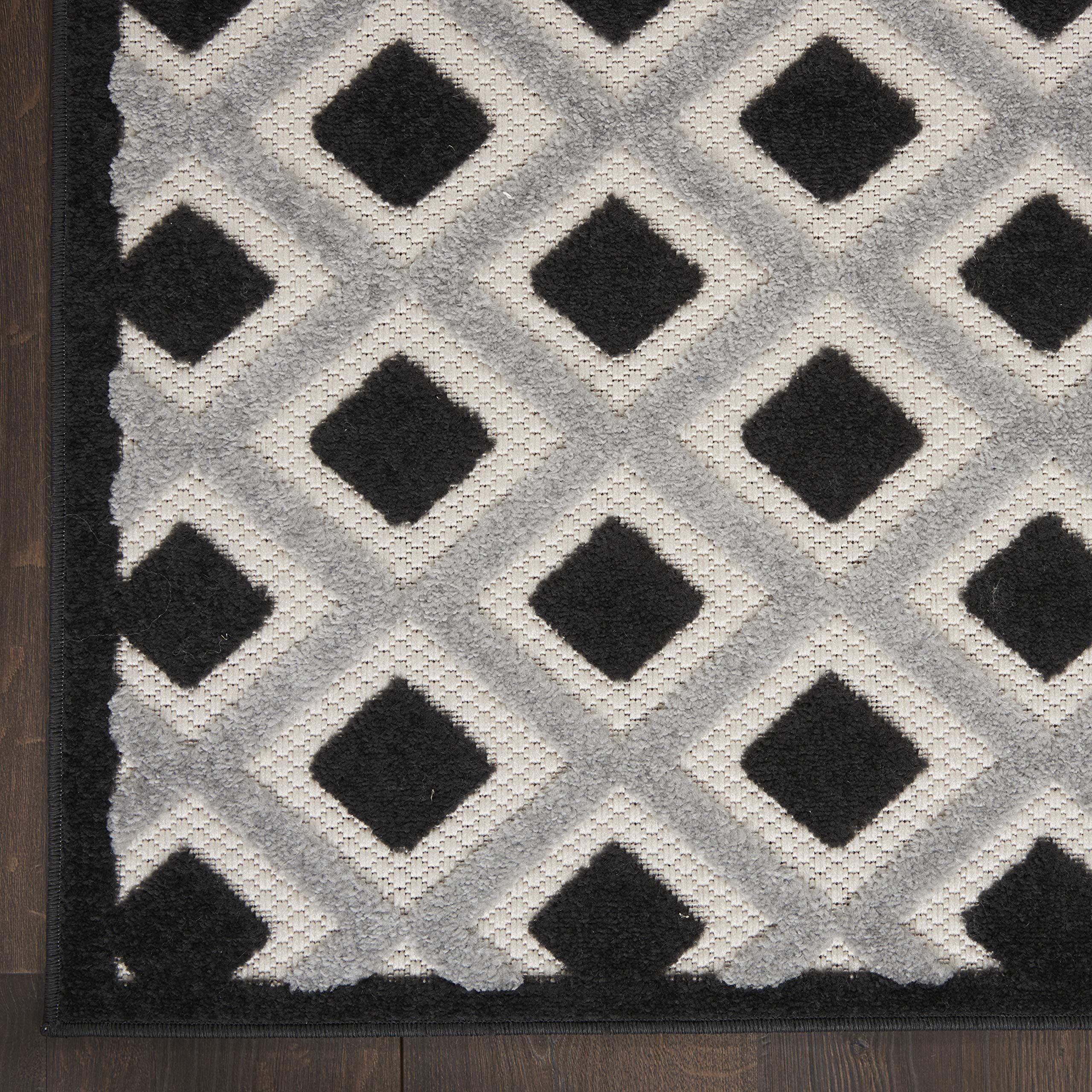 Nourison Aloha Geometric Black and White Indoor/Outdoor Area Rug - 2'3