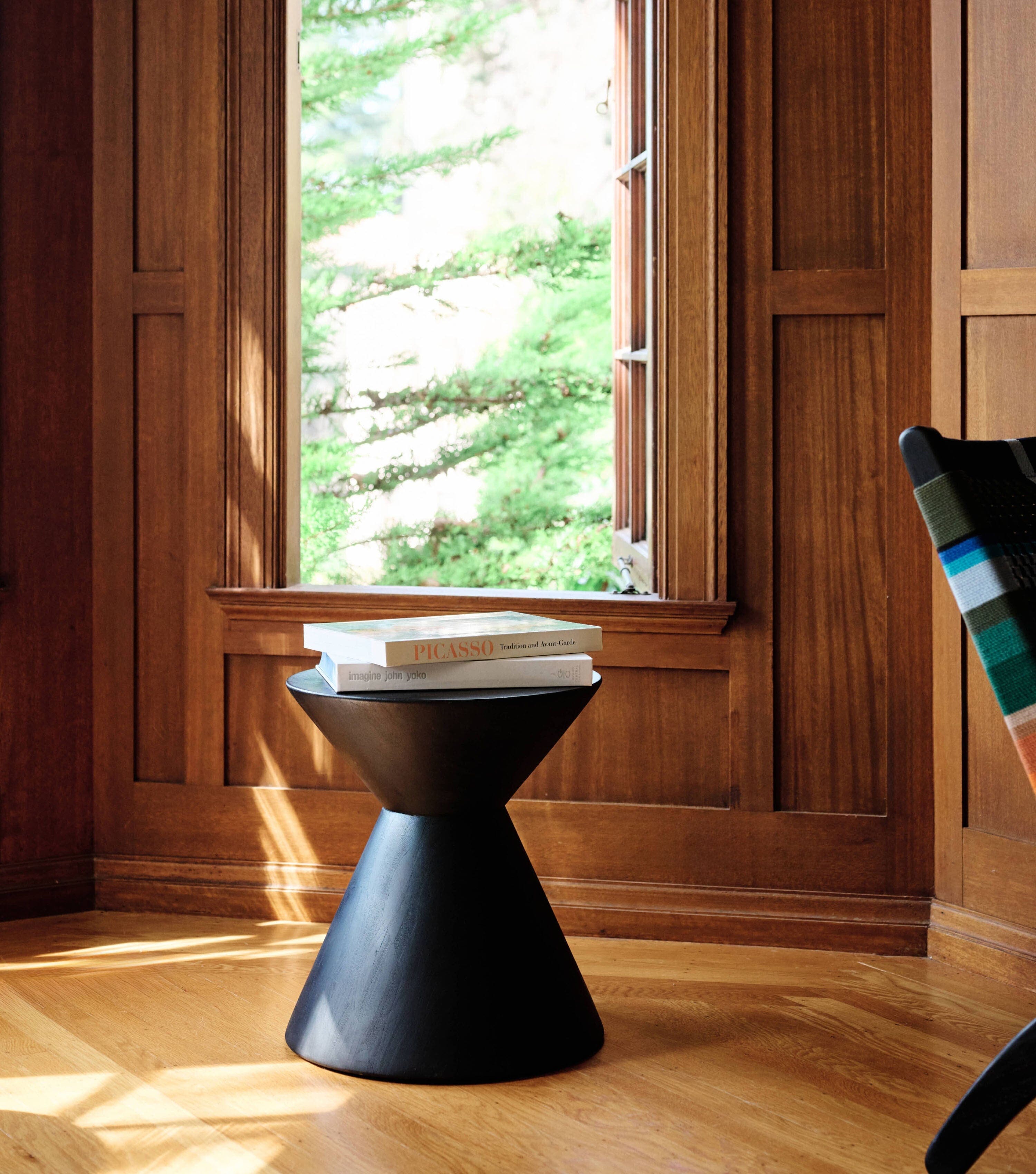 Modern Trompo Side Table - Stylish & Compact End Table for Living Room, Bedroom, or Office - Perfect for Coffee, Books, and Decor