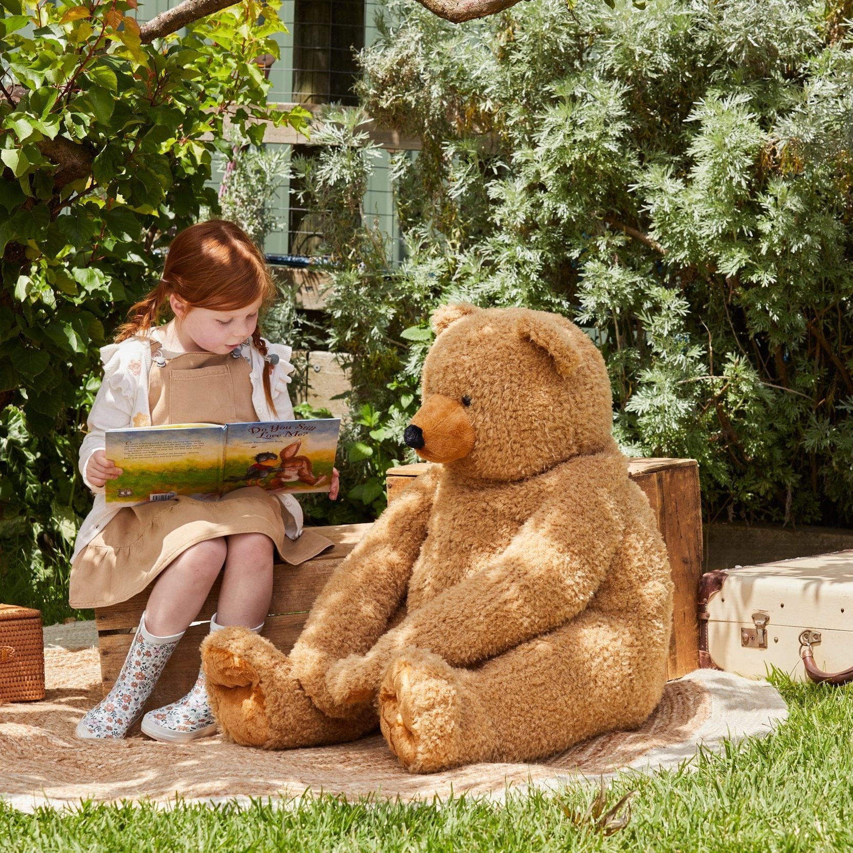 Notting Hill Bear Large Plush Teddy Bear - Soft & Cuddly Stuffed Animal for Kids, Adults | Perfect for Nursery Decor, Birthday Gifts & Comfort Companionship