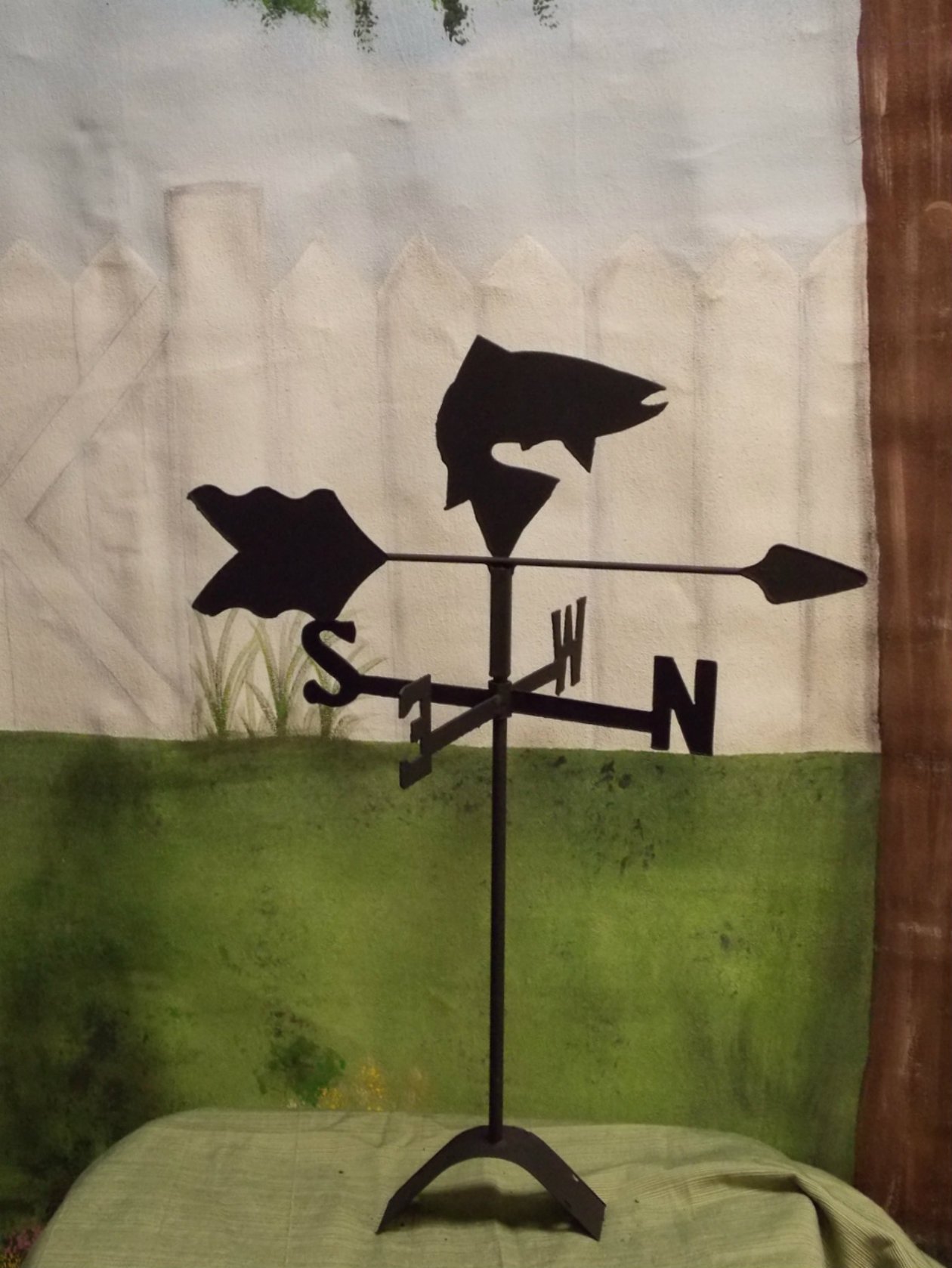 Black Wrought Iron Fish Roof Mounted Weathervane - Decorative Outdoor Garden & Farmhouse Wind Direction Indicator for Roof Tops, Barns, and Gazebos