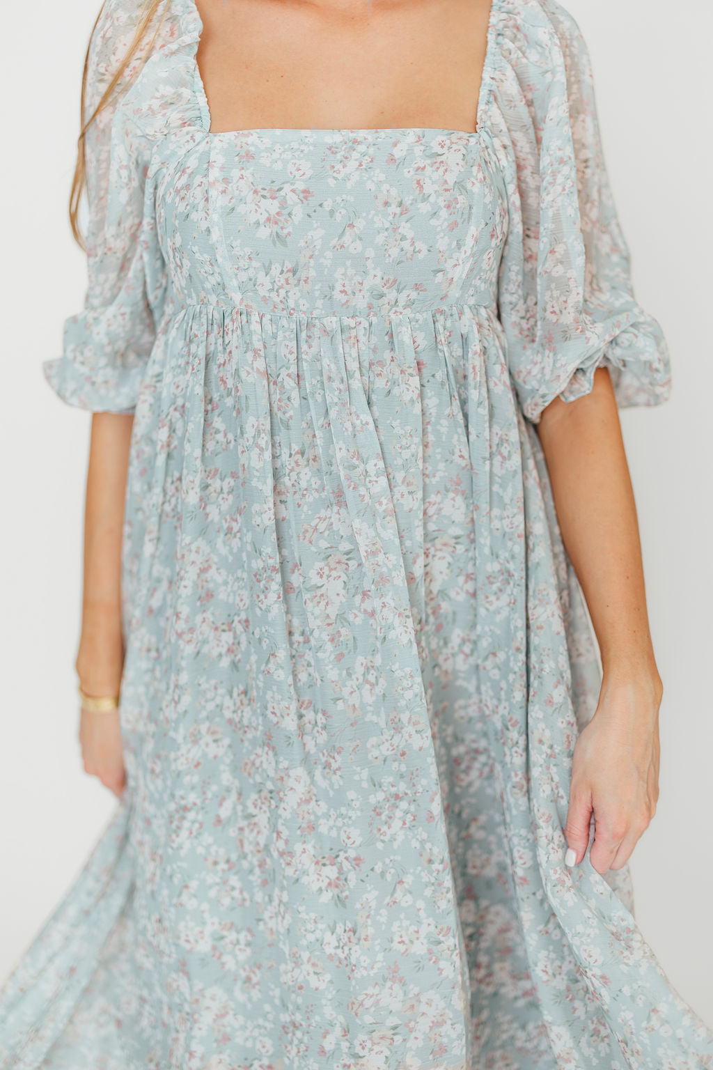Elegant Sage Green Floral Smocked Maxi Dress for Women - Bump Friendly Maternity & Inclusive Sizing (S-3XL) - Perfect for Summer Weddings, Beach Vacations & Casual Outings