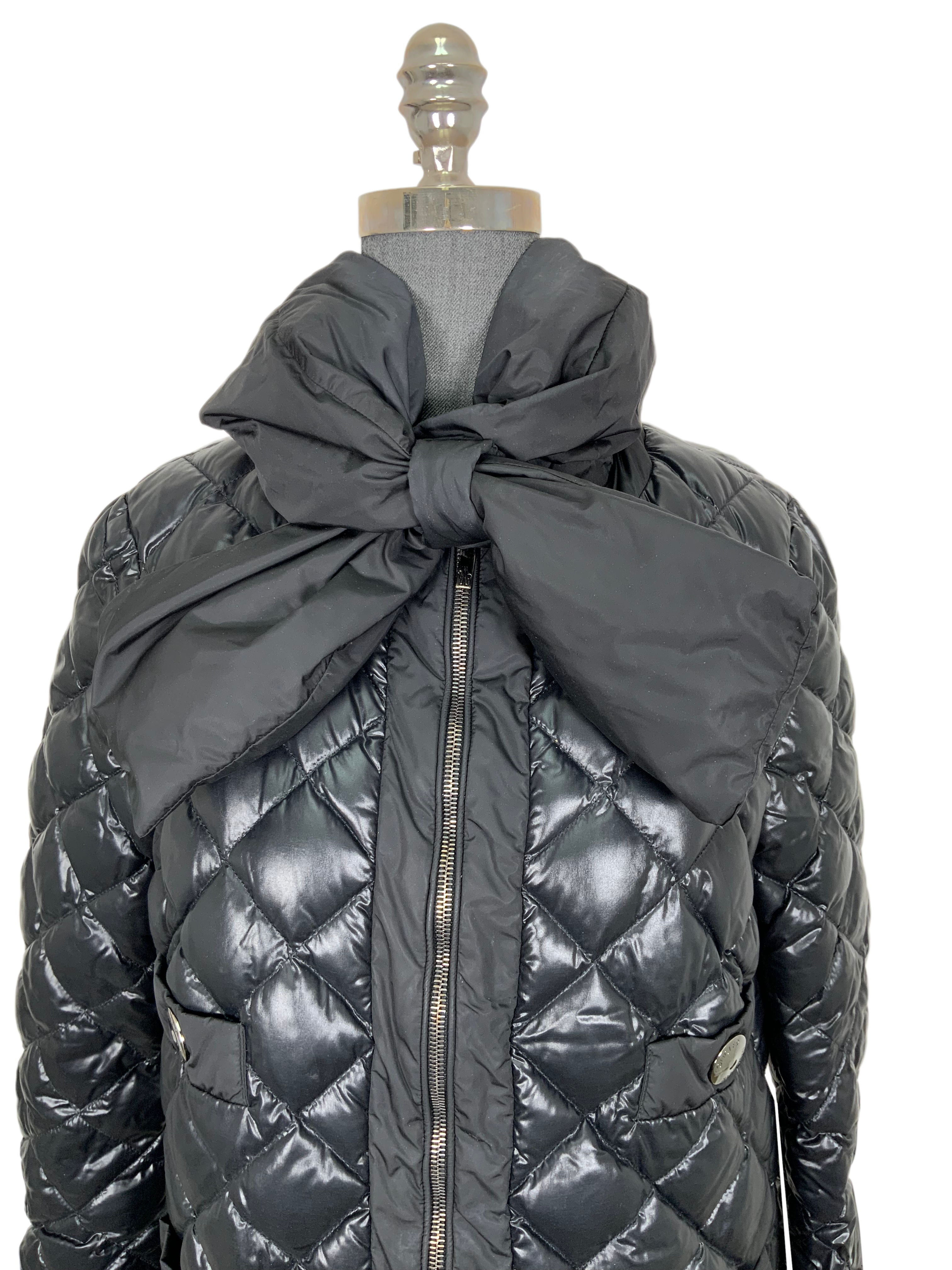 MONCLER Quilted Puffy Jacket for Women & Men - Lightweight Winter Coat, Waterproof Down Jacket, Size M - Perfect for Skiing, Hiking & Cold Weather Fashion