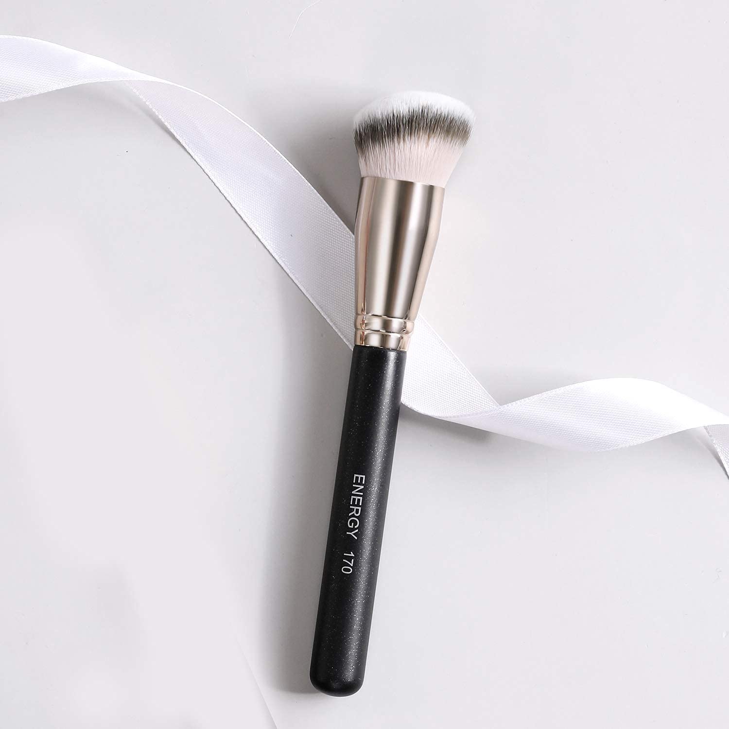 ENERGY Large Angled Flat Top Foundation Brush for Liquid Makeup - Professional Makeup Brush Set with Ergonomic Handle (Ideal for Foundation, Concealer & Cream Blush Application) - Perfect Gift for Women & Makeup Lovers