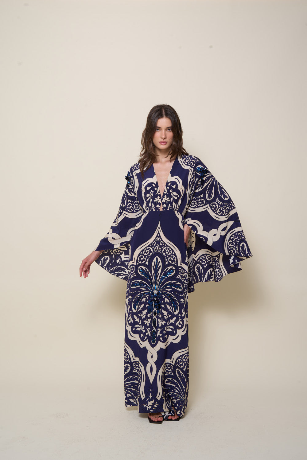 Traditional Dress | Elegant & Authentic Cultural Clothing for Women & Men | Perfect for Festivals, Weddings & Special Occasions