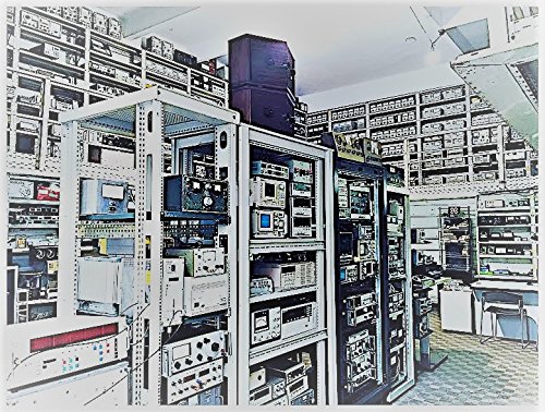 APC AP5201 8-Port KVM Switch for Multiple Computers | USB & PS/2 Connectivity | Ideal for Office, Data Center & IT Management