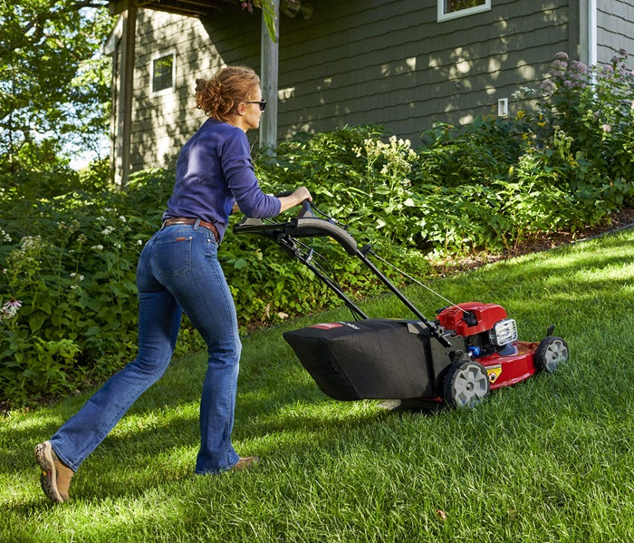 Toro 21472 22-Inch Self-Propelled Push Lawn Mower with Recoil Start & High Back Wheels - Ideal for Medium to Large Yards, Residential Lawn Care