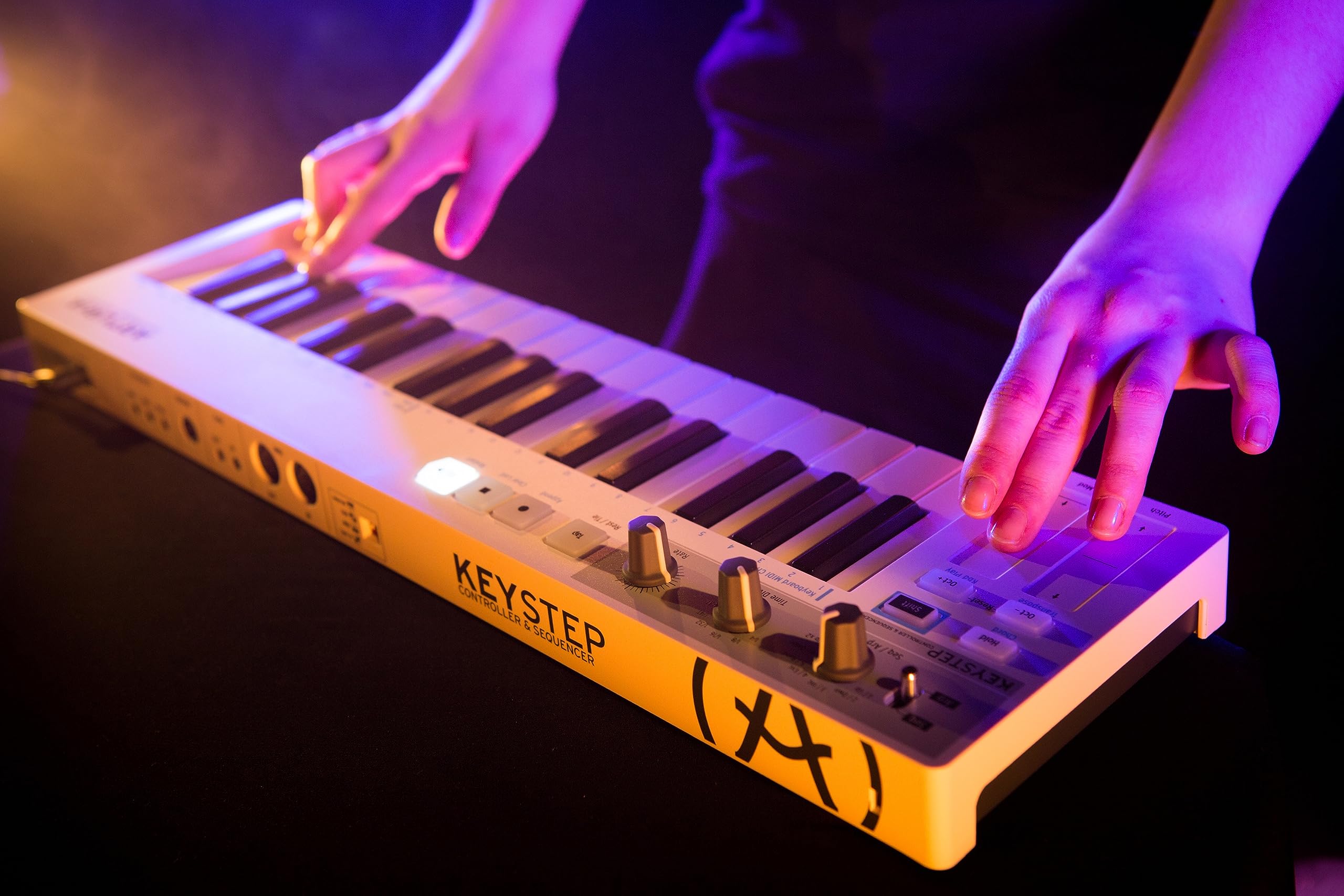 Arturia KeyStep 32-Key MIDI Keyboard Controller with Sequencer - USB/MIDI/CV Connectivity for Music Production, Live Performance & Studio Recording