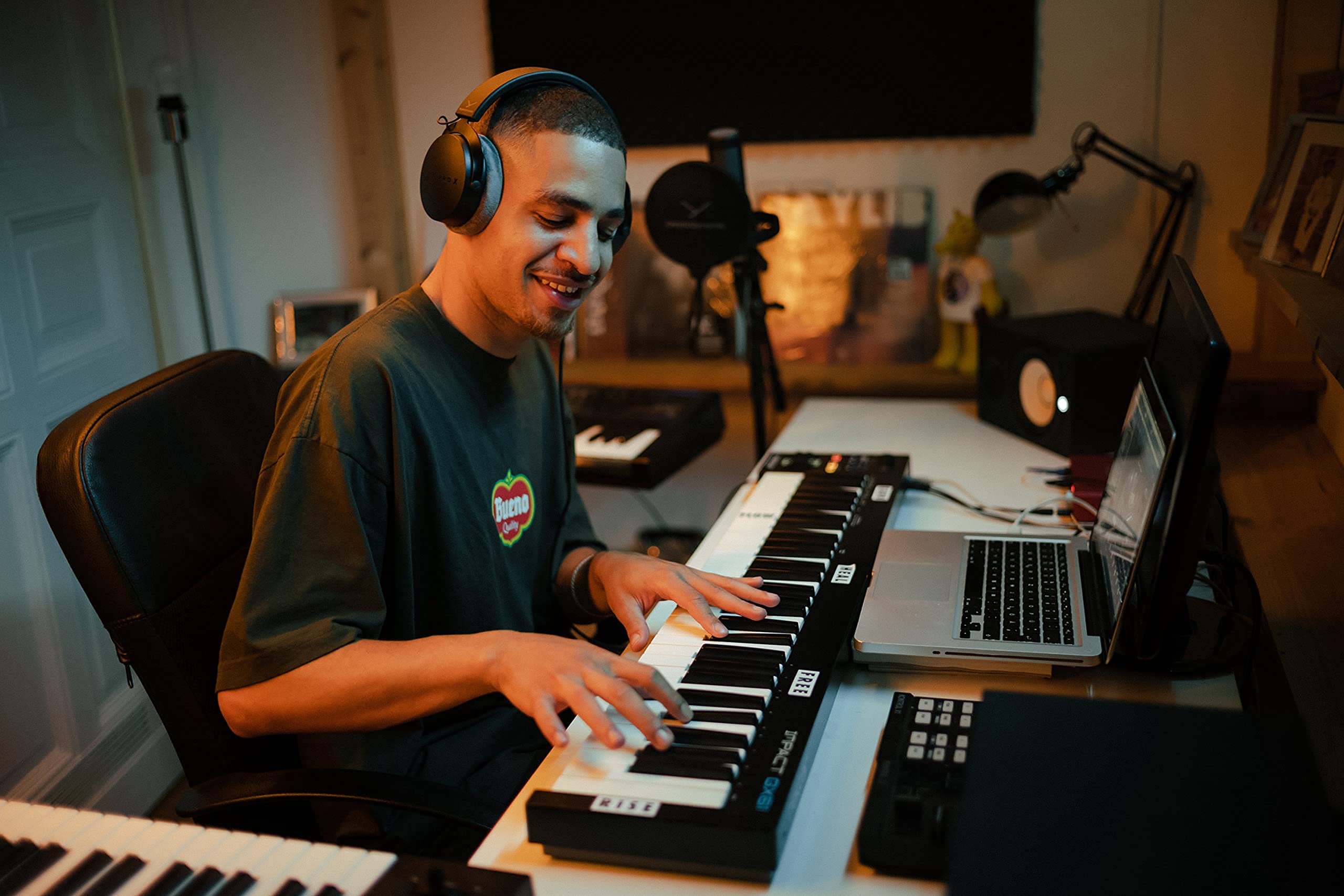 Beyerdynamic DT 700 PRO X Professional Closed-Back Studio Headphones with Stellar.45 Driver - Perfect for Recording, Mixing & Monitoring on All Devices - Ideal for Home Studios, Podcasting & Music Production