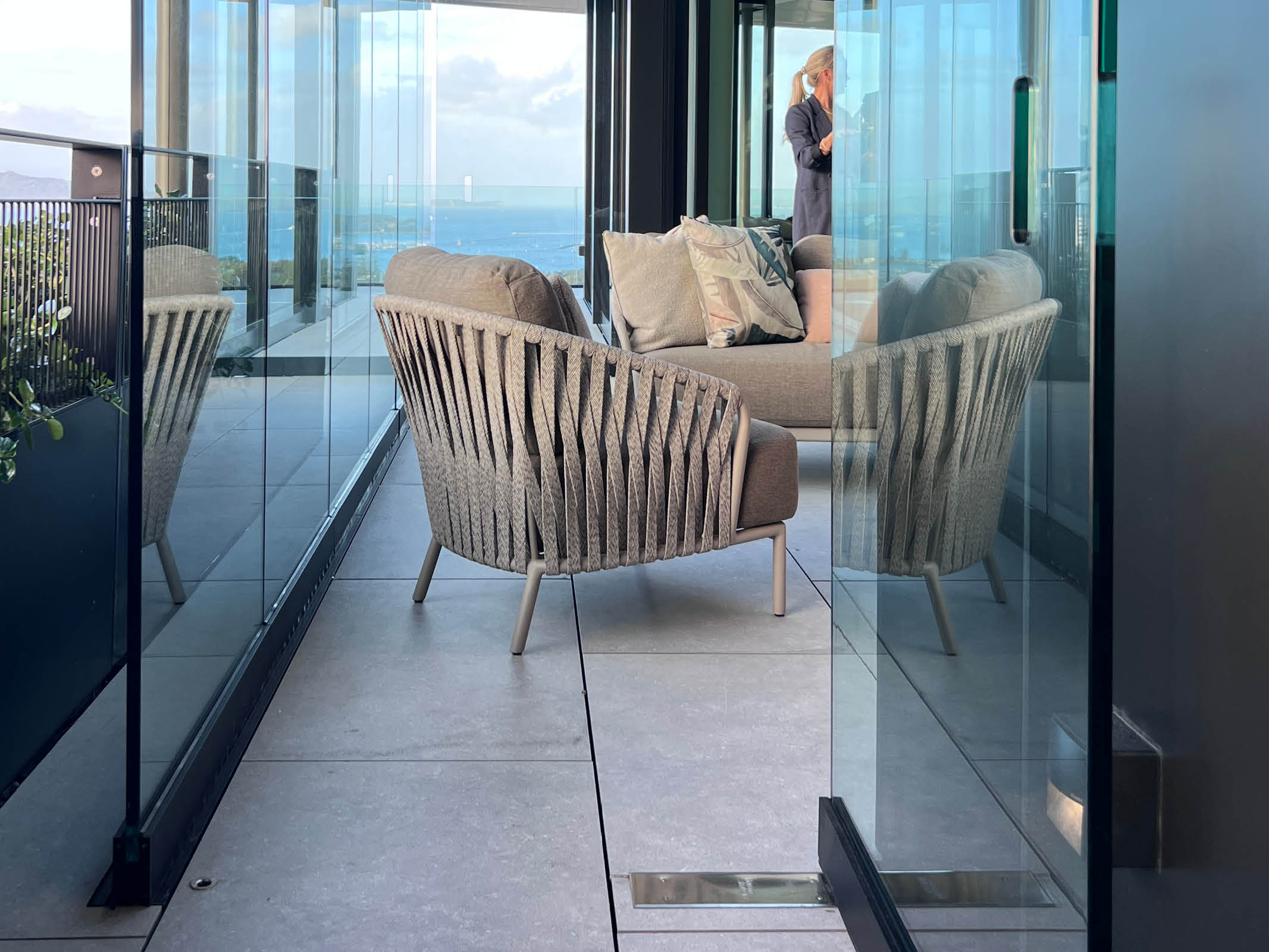 James Lounge Chair - Modern Comfortable Recliner for Living Room, Bedroom & Office - Perfect for Relaxing, Reading & Napping