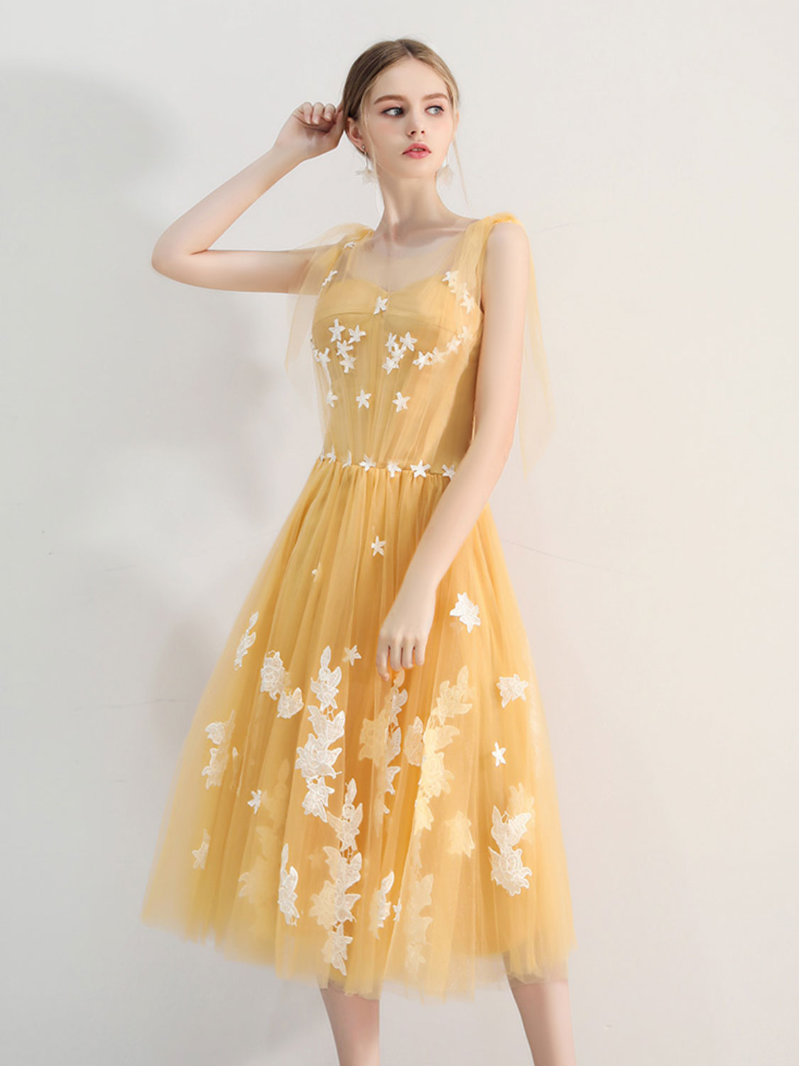 Elegant A-Line Yellow Tulle Lace Short Prom Dress | Homecoming Party Gown | Perfect for Prom Night, Homecoming Dance & Special Occasions