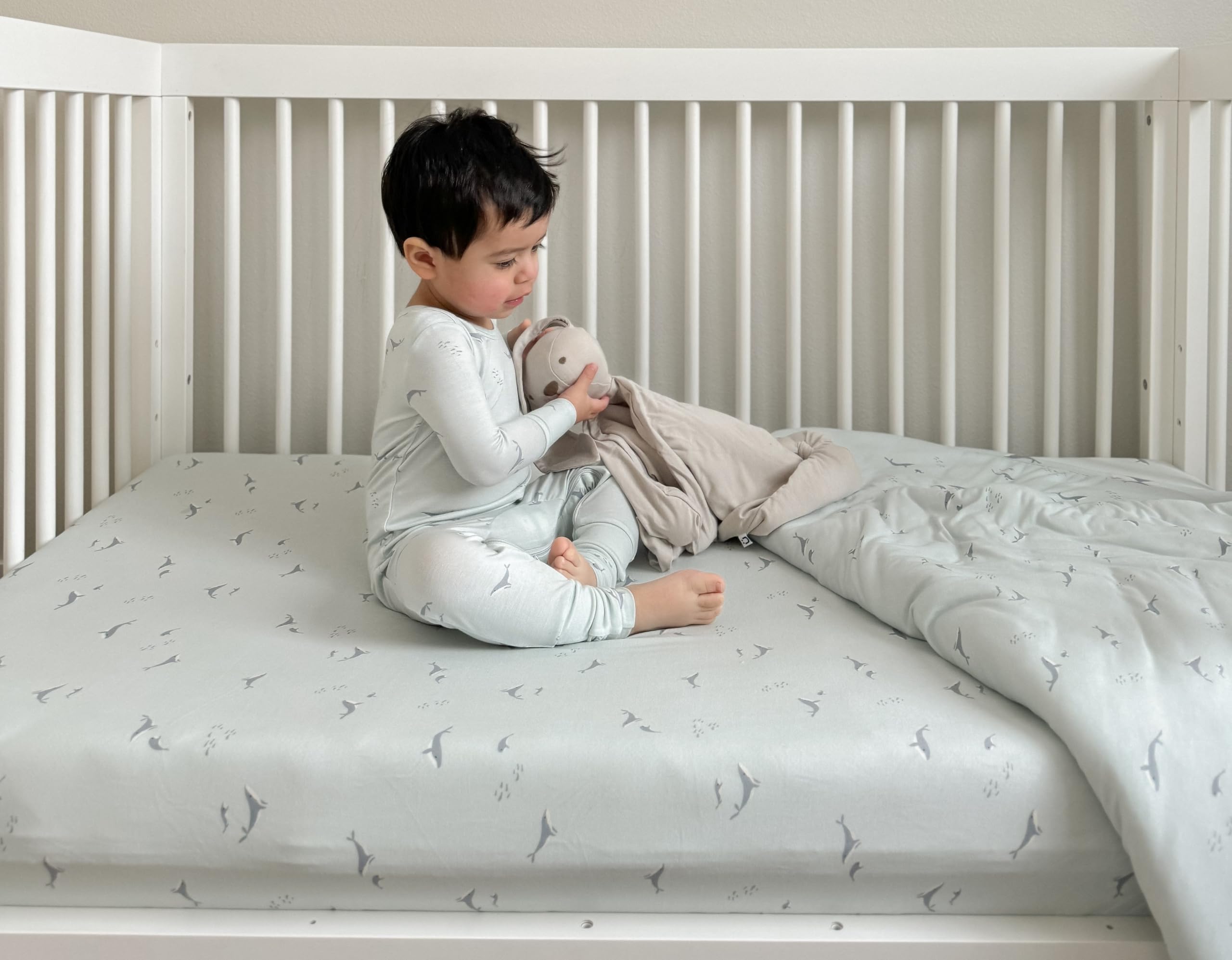 GUNAMUNA Soft Unisex Baby Crib Sheets - Breathable Crib Covers for Boys & Girls - One Size Fits Most Cribs (Blossom Pattern) - Perfect for Nursery, Daycare & Travel Use