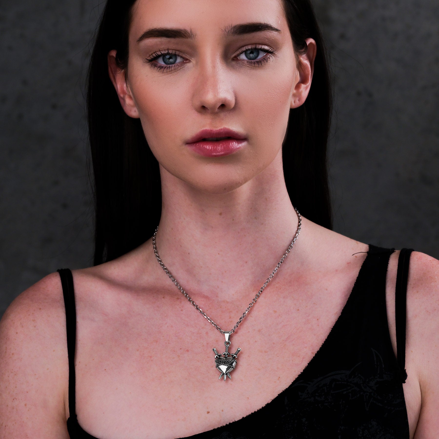 3 of Swords Pendant Necklace - Gothic Tarot Jewelry for Women & Men - Perfect for Wiccan, Pagan, and Occult Fashion - Ideal for Rituals, Cosplay, and Spiritual Protection