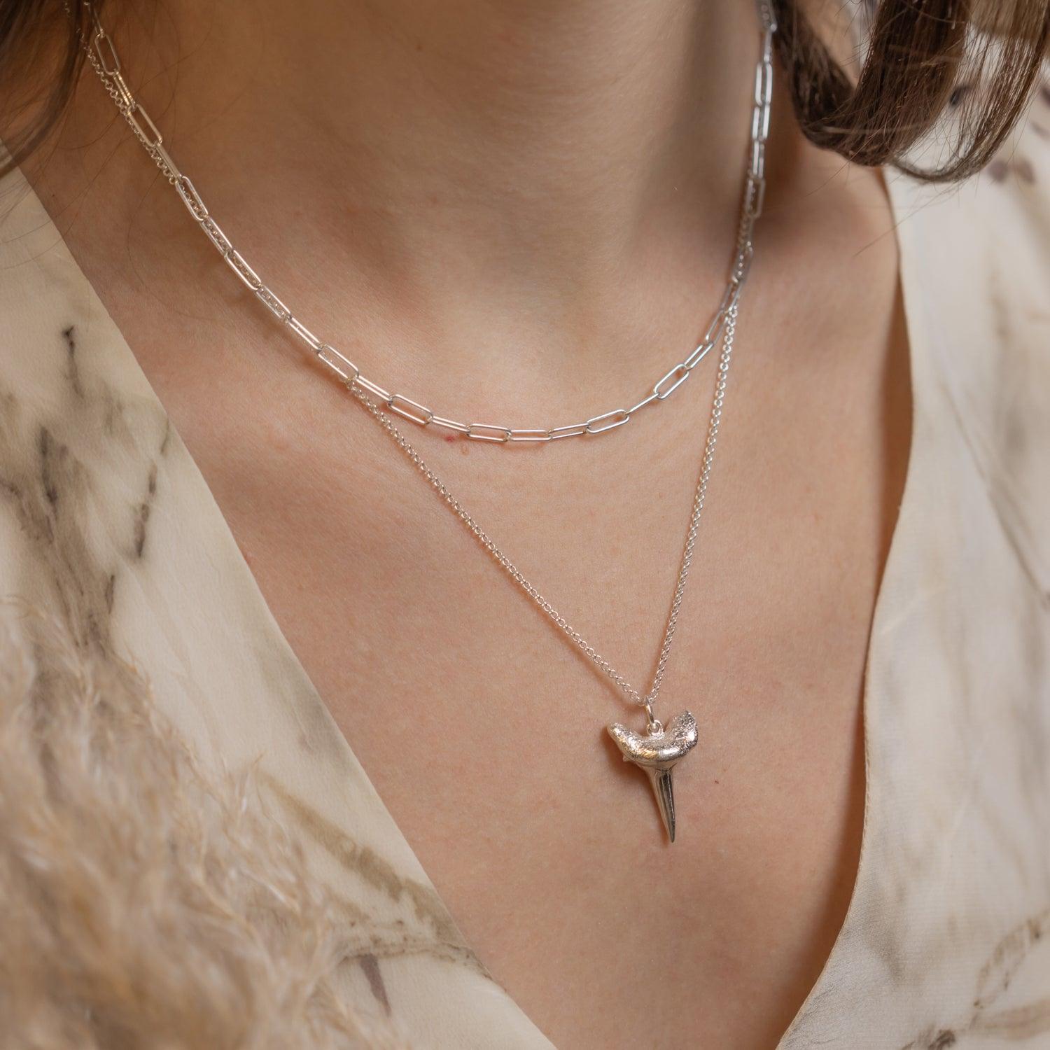 Authentic Shark Tooth Pendant Necklace - Handcrafted Jewelry for Men & Women - Perfect for Beach Lovers, Surfers & Outdoor Adventures