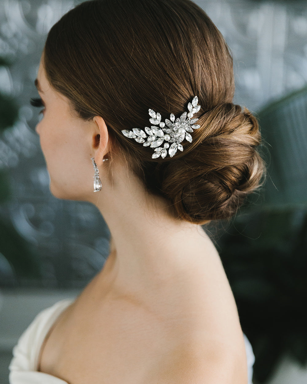 Elsa Wedding Comb - Elegant Bridal Hair Accessory for Princess Theme Weddings, Prom & Special Occasions