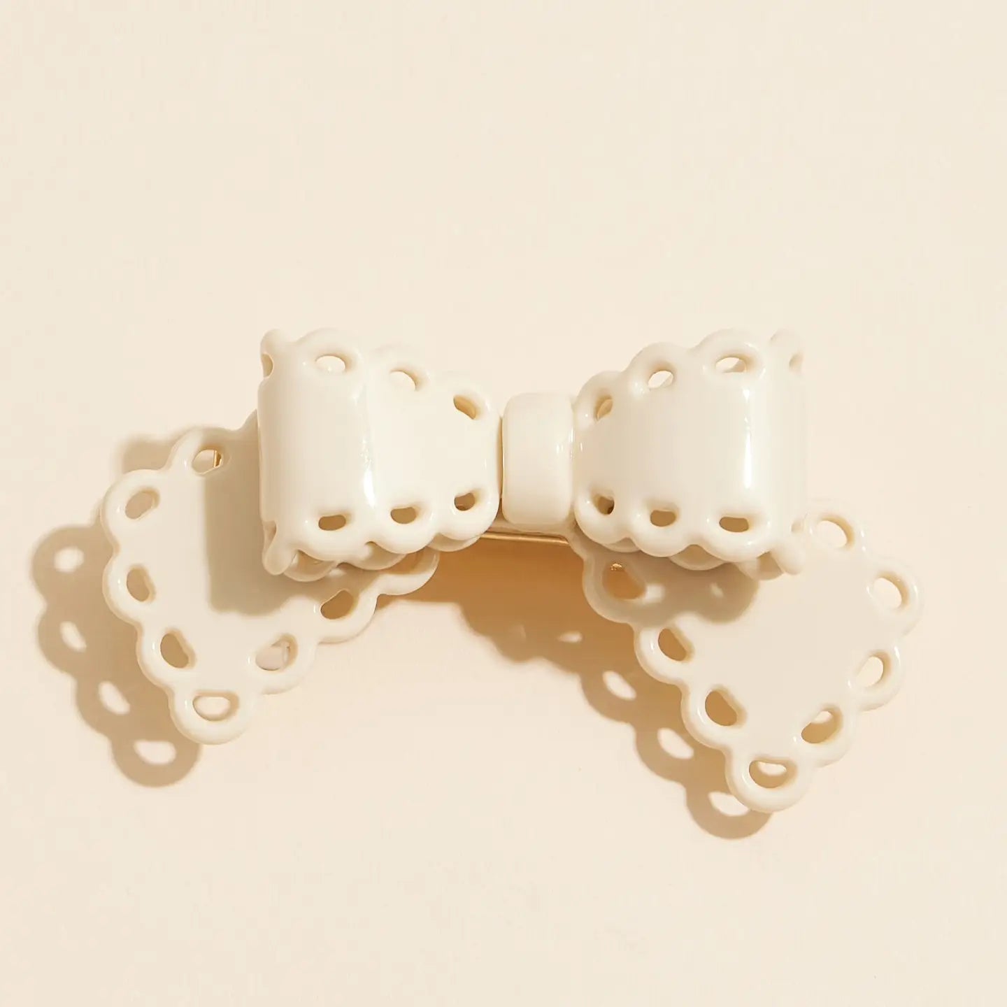 Ivory Scalloped Bow Hair Clip for Women - Elegant Hair Accessory for Weddings, Parties & Everyday Style