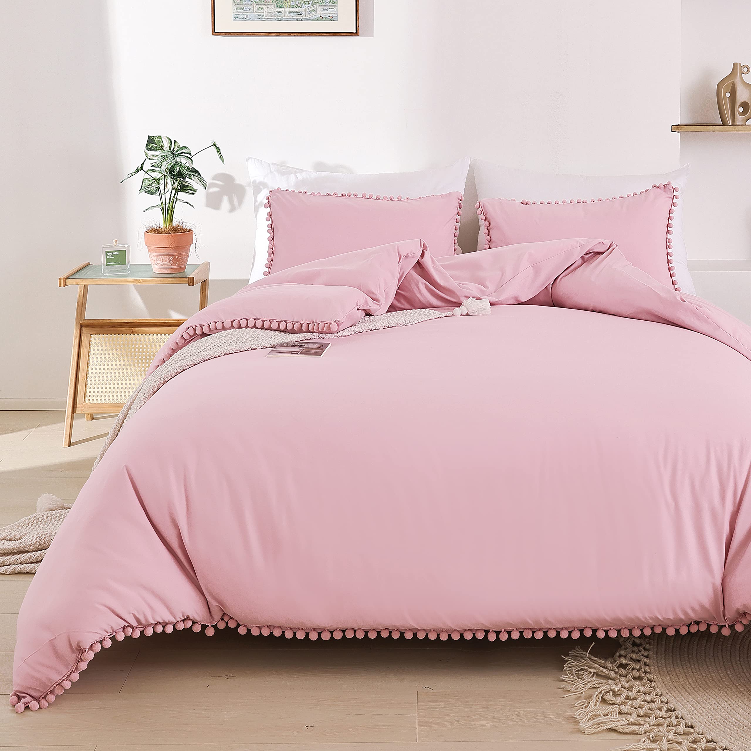 YIRDDEO Queen Comforter Set with Pom Fringe - 3 Piece Soft Bedding for All Seasons in Dust Pink, Perfect for Master Bedroom Decor