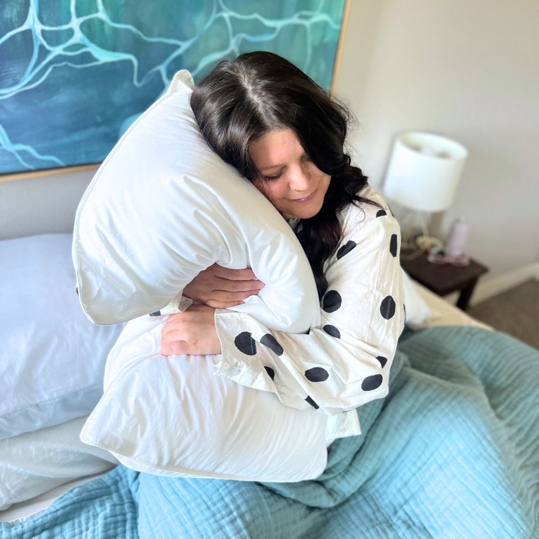 Holiday Inn® Polyester Pillow - Firm Support for Neck and Back Pain Relief | Perfect for Hotels, Home & Travel Use