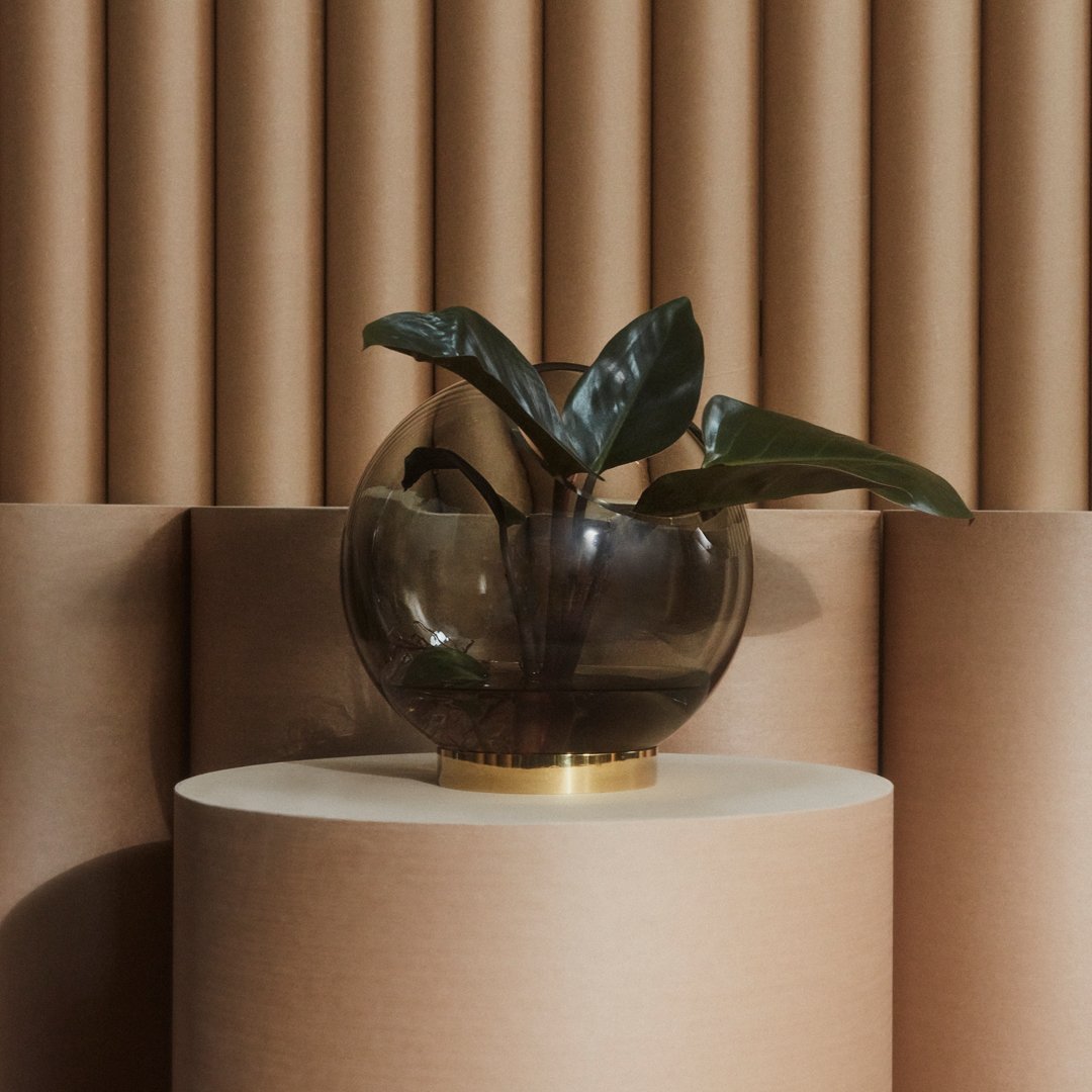 Modern Globe Vase with Stand - Set of 4 Glass Decorative Vases for Home Decor, Wedding Centerpieces & Office Desk Accessories