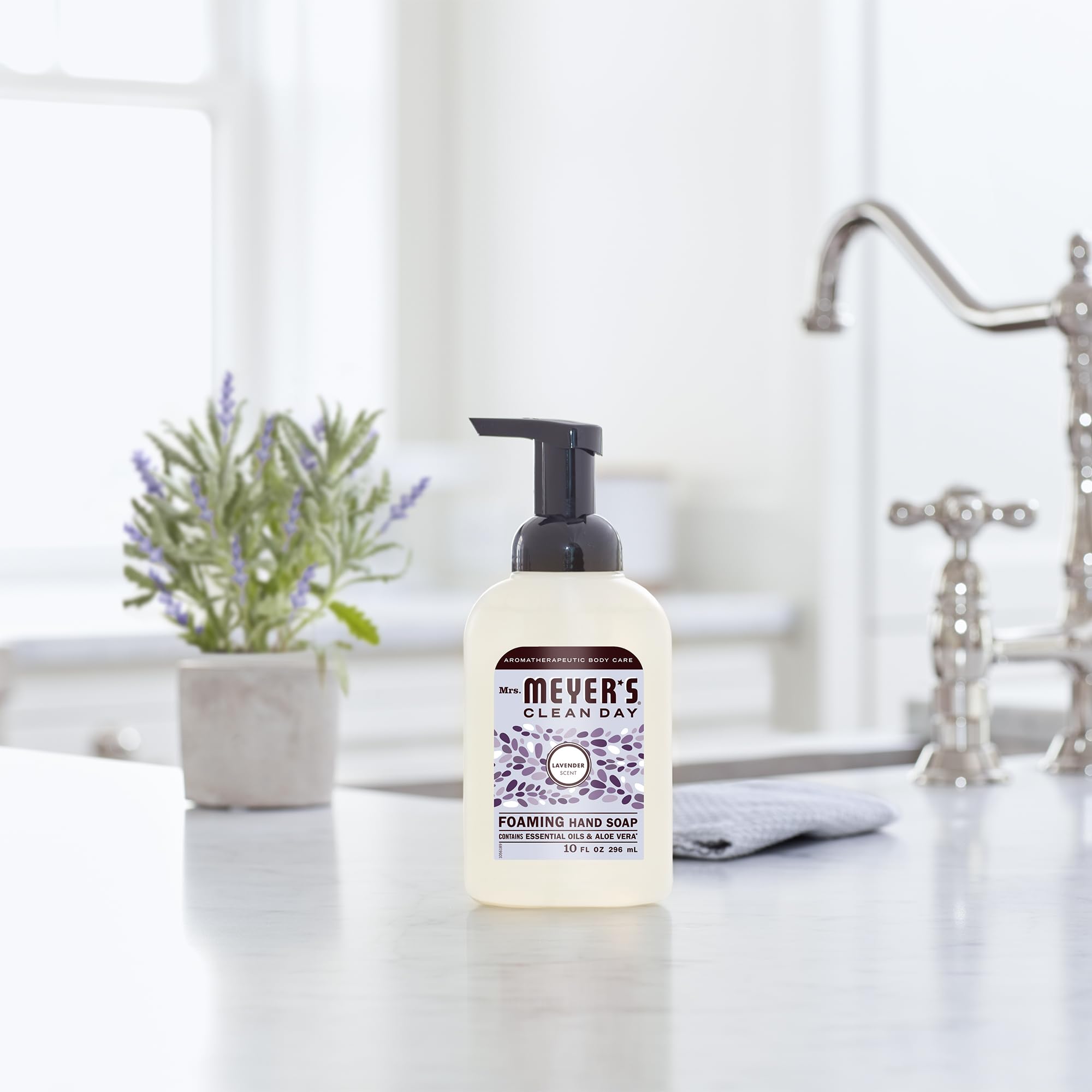 Mrs. Meyer's Clean Day Foaming Hand Soap, 12.5 oz - Lavender Scent, Plant-Derived Ingredients, Cruelty-Free - Refreshing Hand Wash for Kitchen, Bathroom & Office Use
