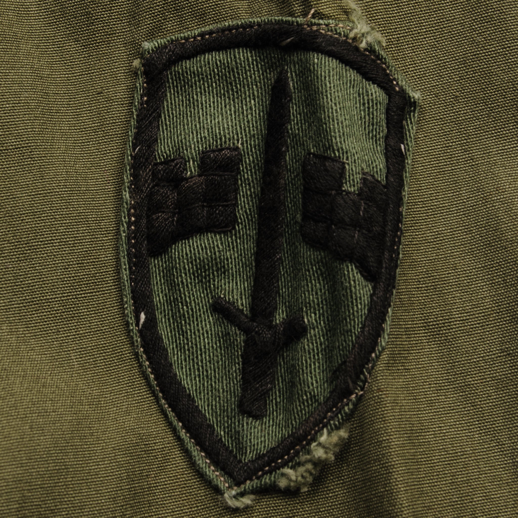 Original US Army Tropical Combat Jacket 2nd Pattern 1966 Vietnam War - Medium Short Size with ARVN Special Forces, South Vietnamese Regional Forces, MACV & Infantry Patches - Perfect for Military Reenactments, Collectors & History Enthusiasts