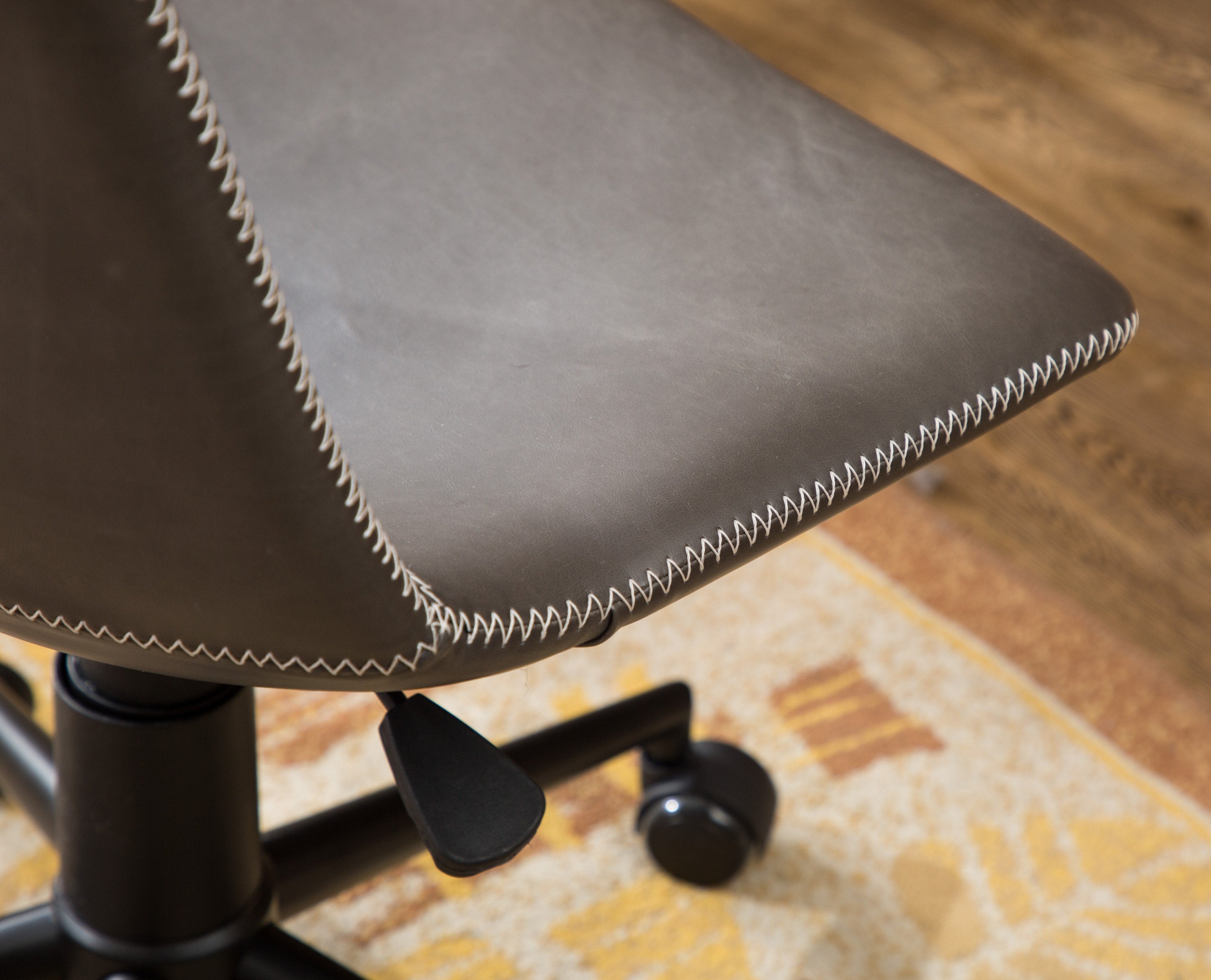 Roundhill Furniture Cesena 360 Swivel Office Chair with Air Lift - Faux Leather, Antique Gray - Ergonomic Desk Chair for Home Office & Gaming Setup