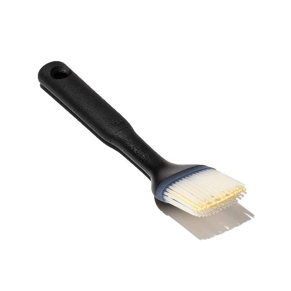 OXO Good Grips Pastry & Basting Brushes Set of 2 - Silicone Baking Brush for Cakes, Bread, Pastry - Perfect for Basting Meat, Glazing Desserts & Oil Application in Kitchen
